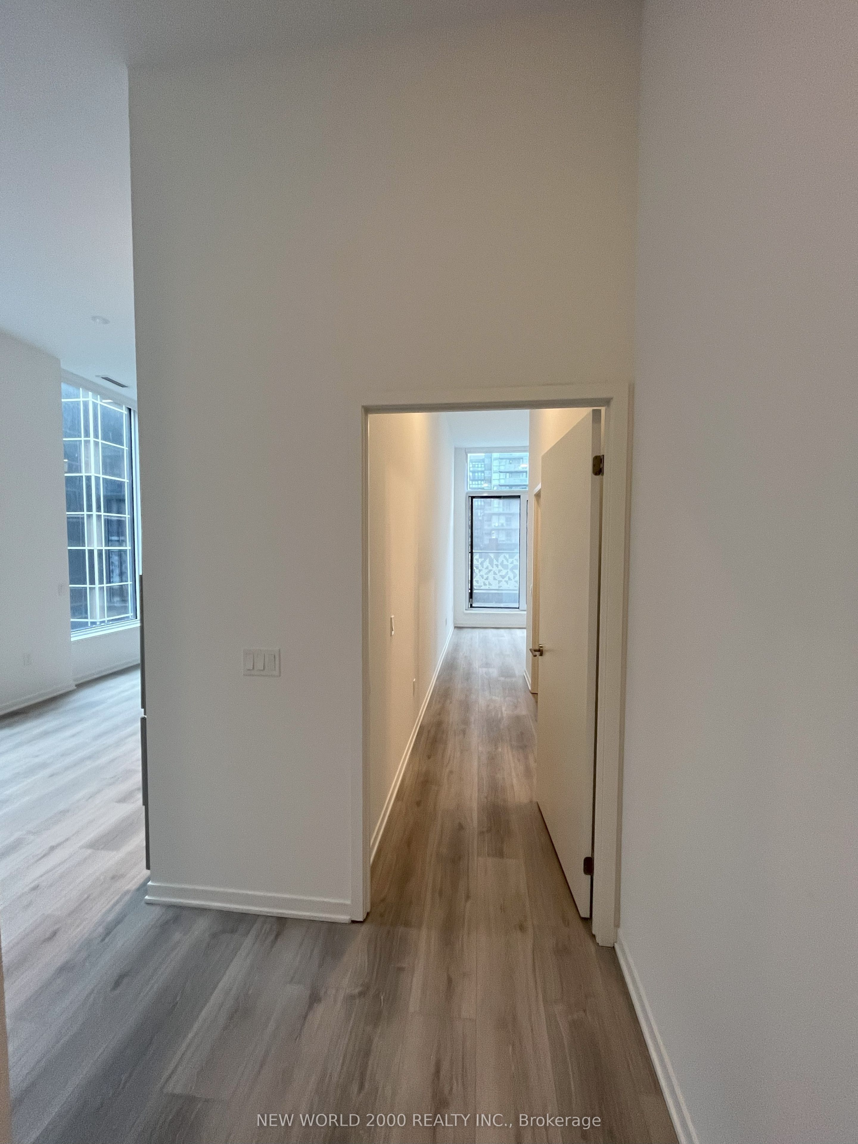 #510 - 101 Roehampton Avenue Property Photo 9