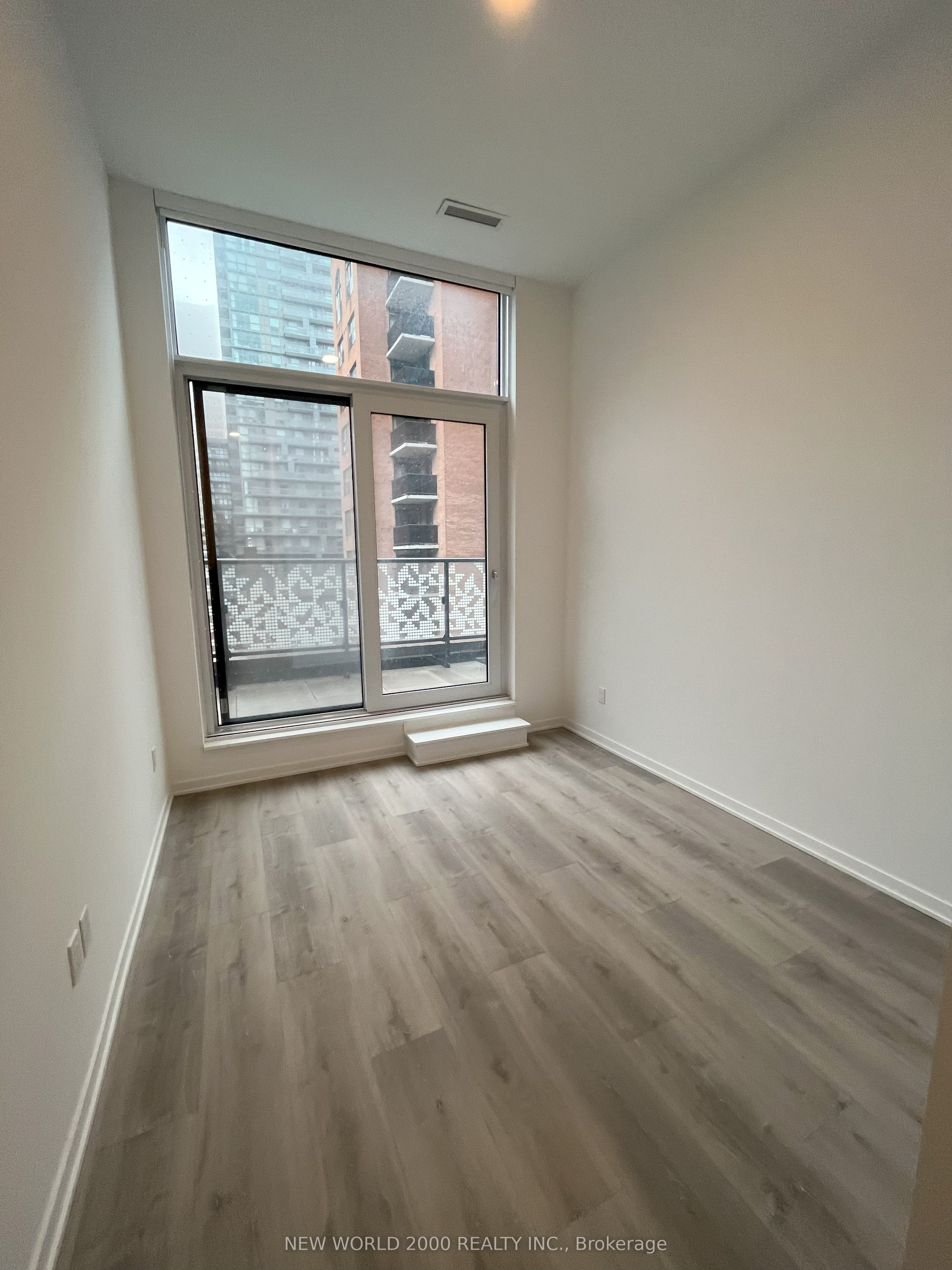 #510 - 101 Roehampton Avenue Property Photo 11