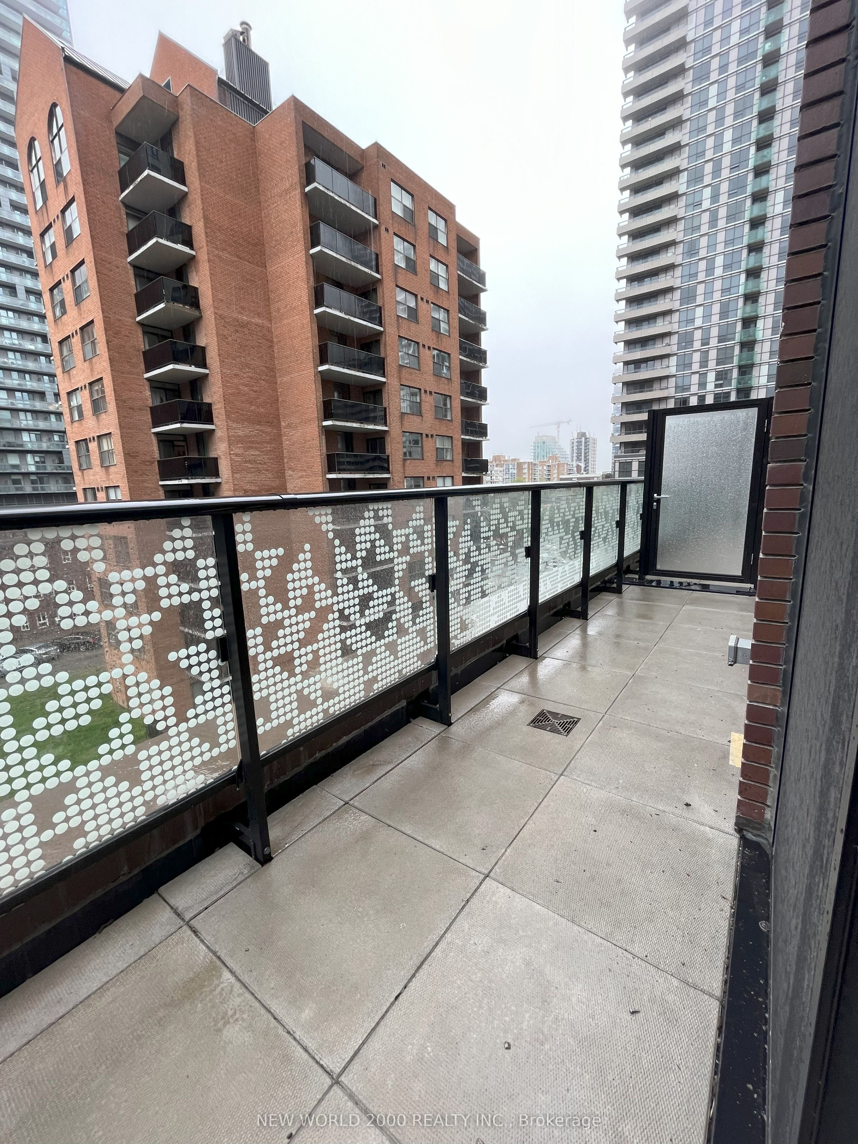#510 - 101 Roehampton Avenue Property Photo 12
