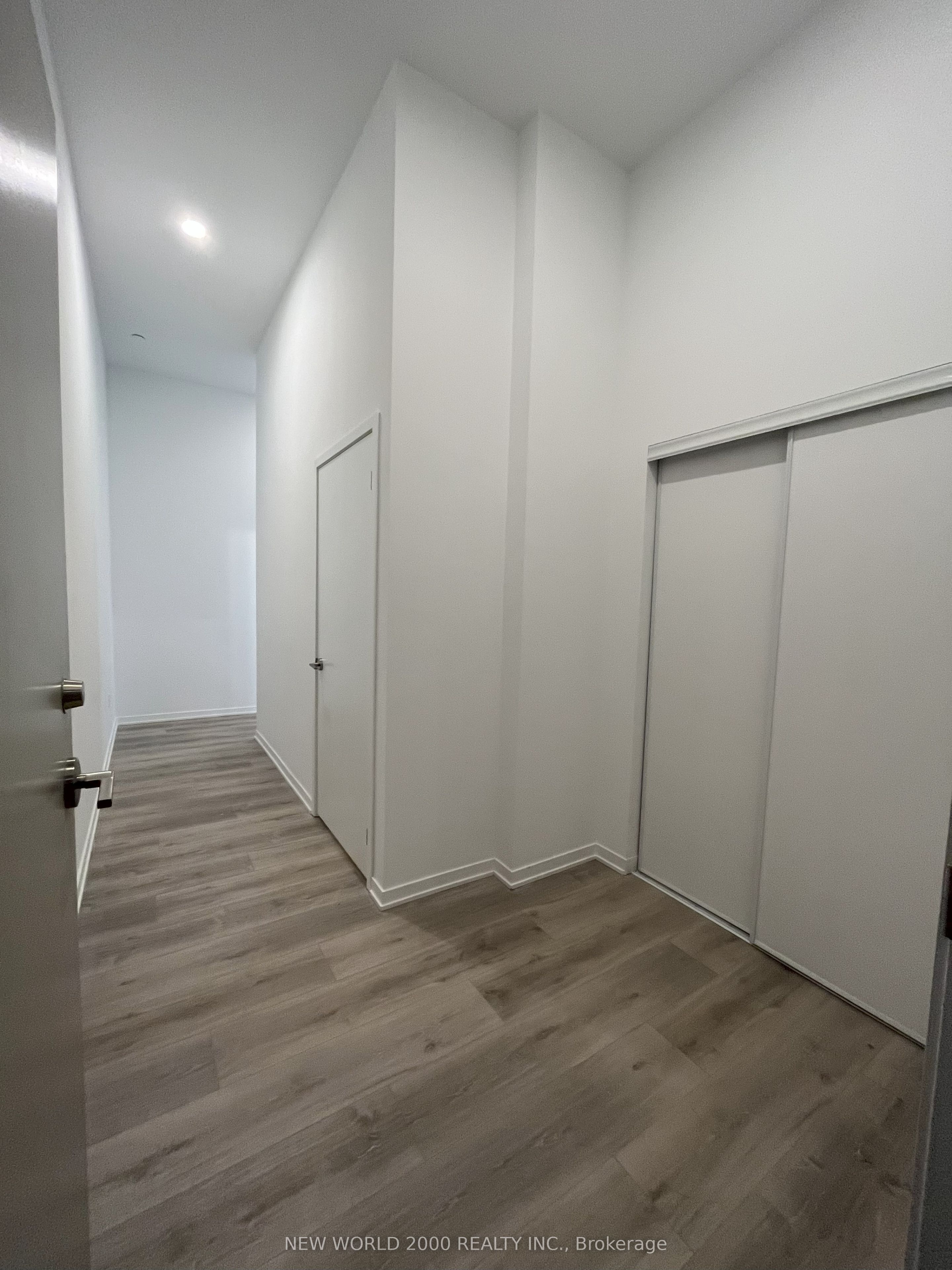 #510 - 101 Roehampton Avenue Property Photo 21