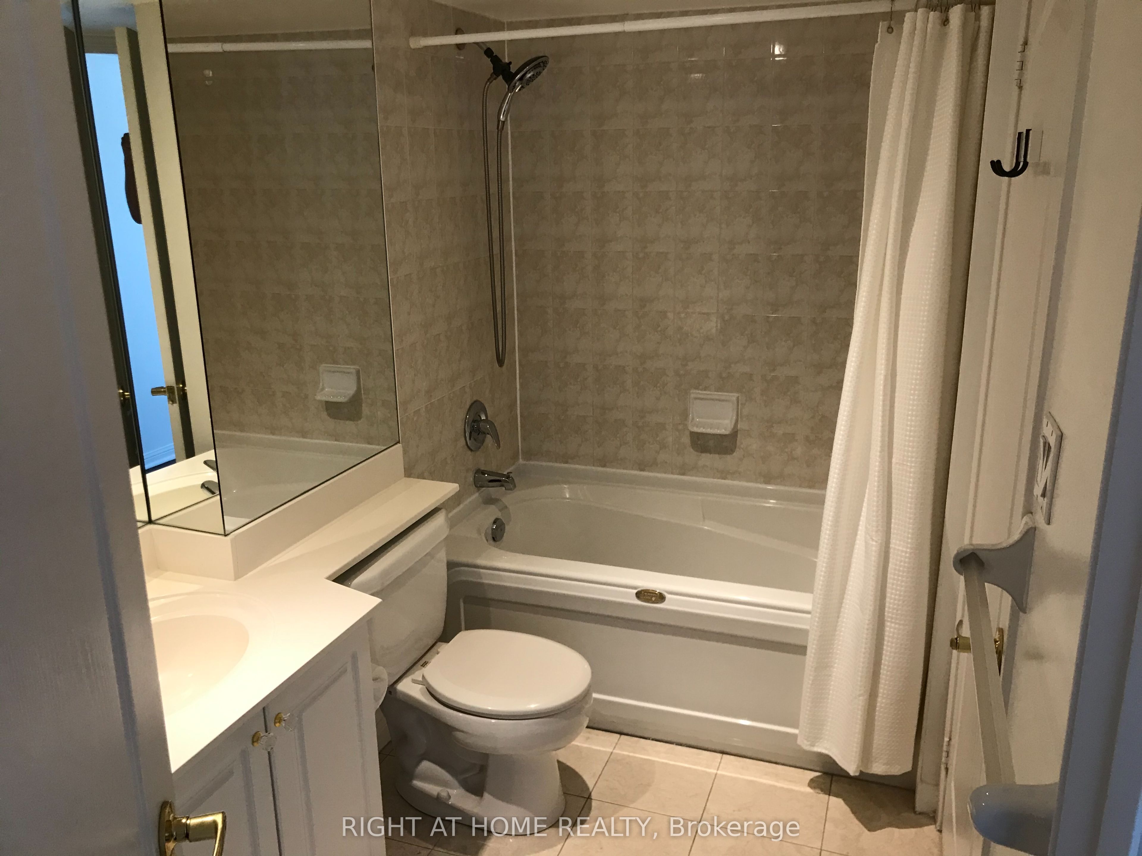 #ph1 - 3130 Yonge Street Property Photo 24
