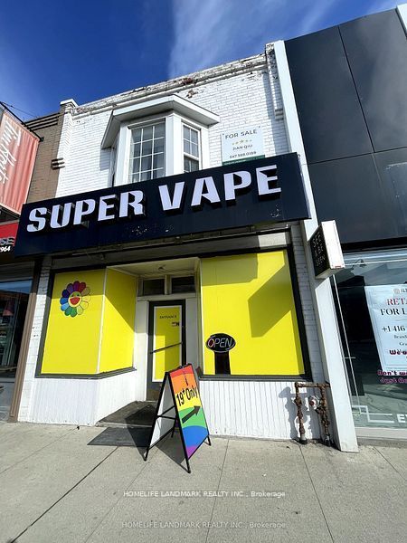 2615 Yonge Street Property Photo 1