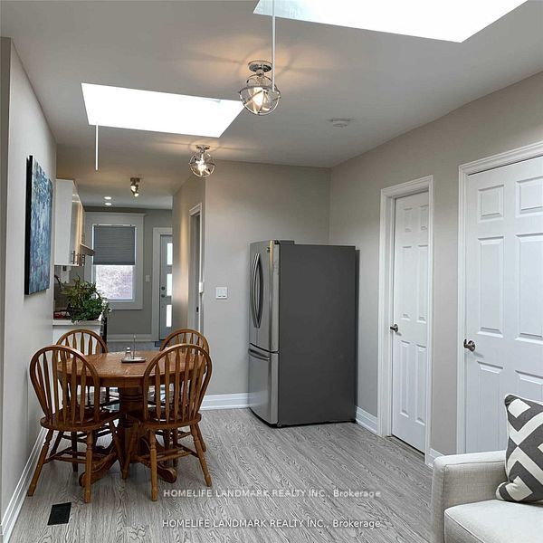 2615 Yonge Street Property Photo 4