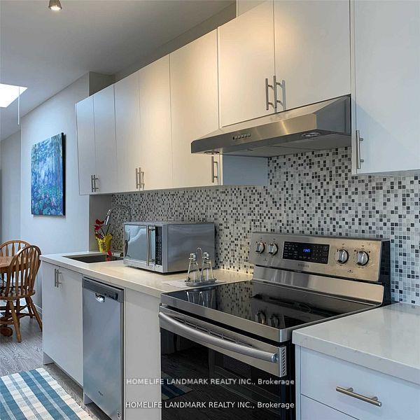 2615 Yonge Street Property Photo 11
