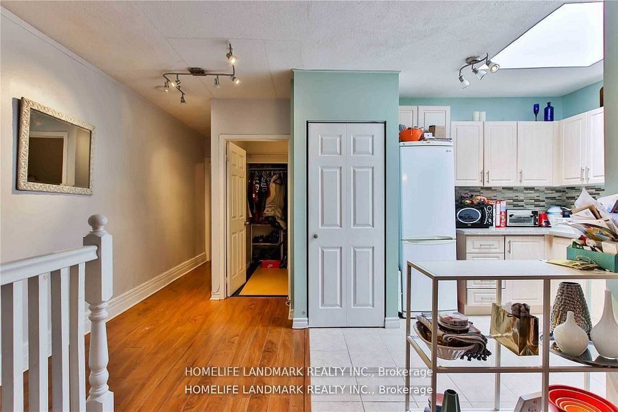 2607 Yonge Street Property Photo 7