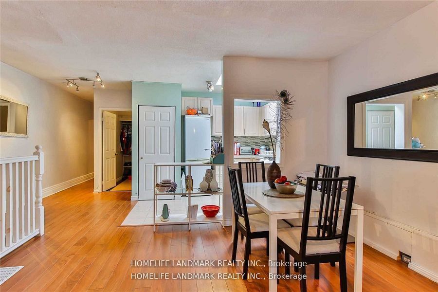 2607 Yonge Street Property Photo 9