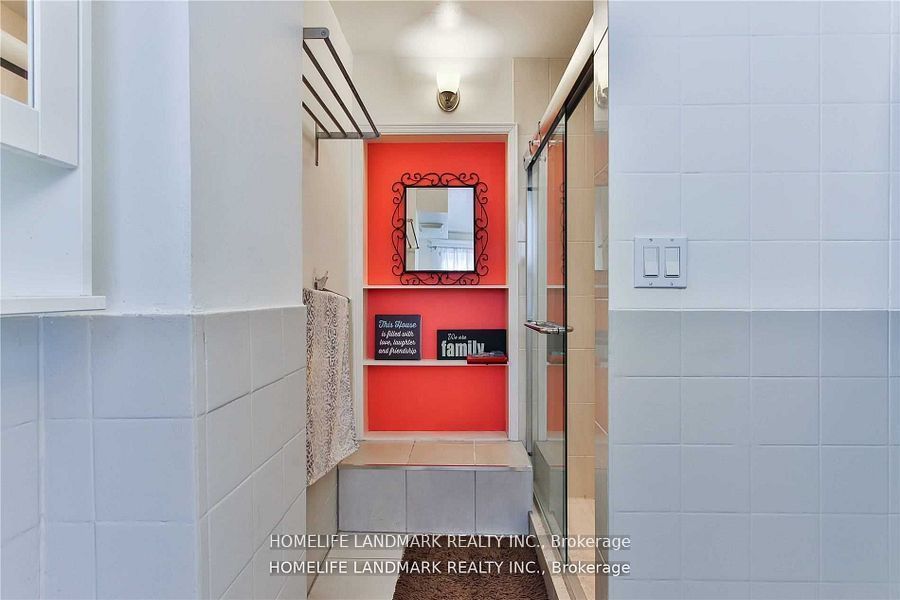 2607 Yonge Street Property Photo 14