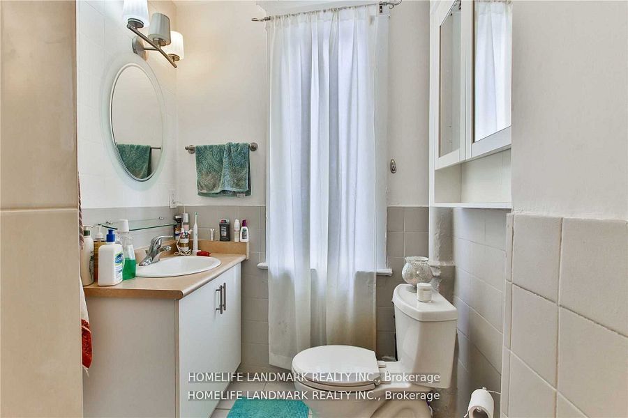 2607 Yonge Street Property Photo 15