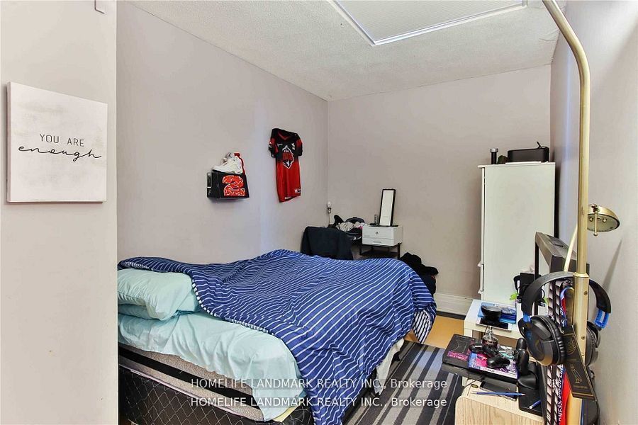 2607 Yonge Street Property Photo 18