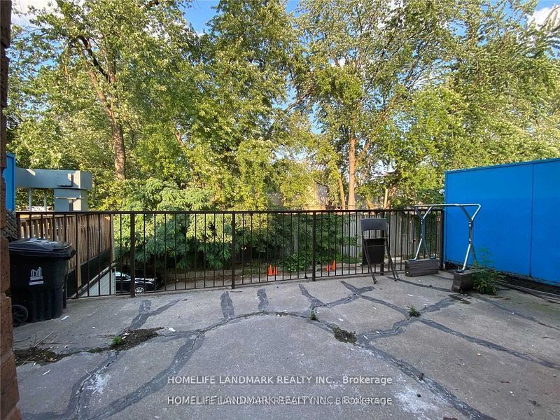 2651 Yonge Street Property Photo 12