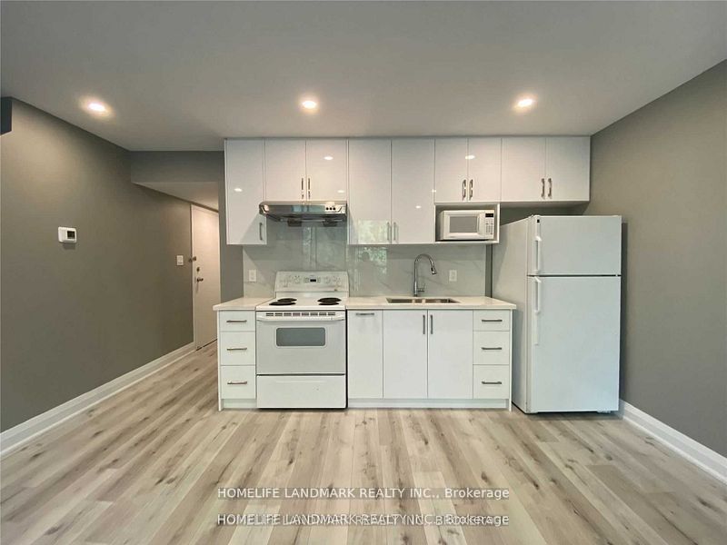 2651 Yonge Street Property Photo 14
