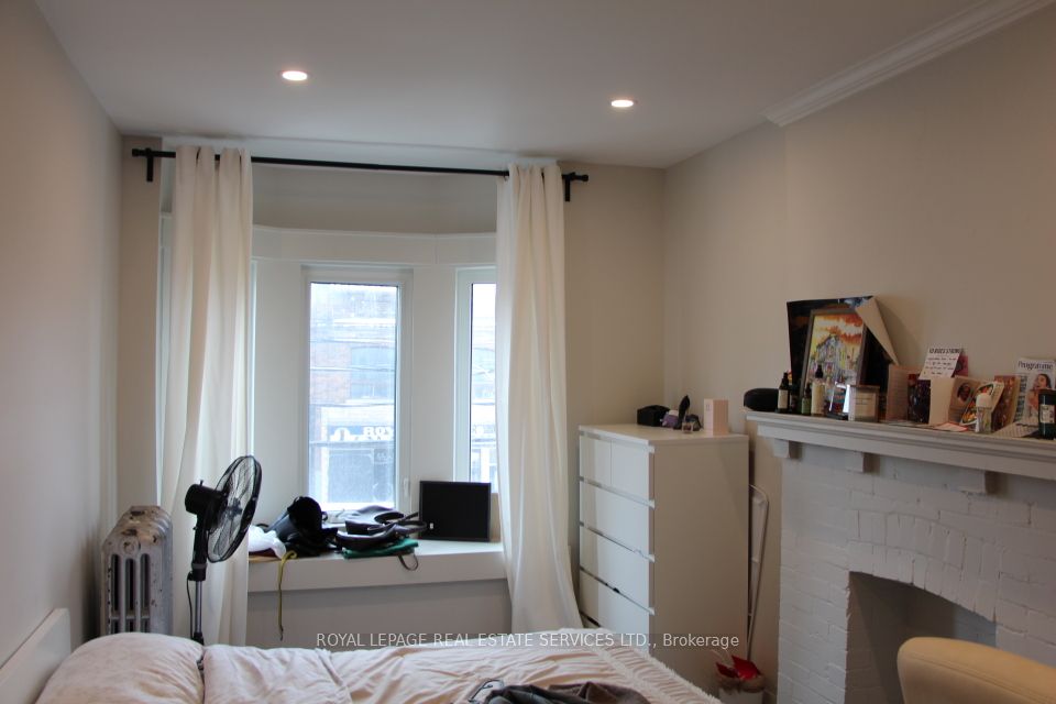 966 College Street Property Photo 21