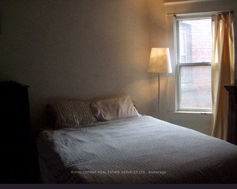 966 College Street Property Photo 23
