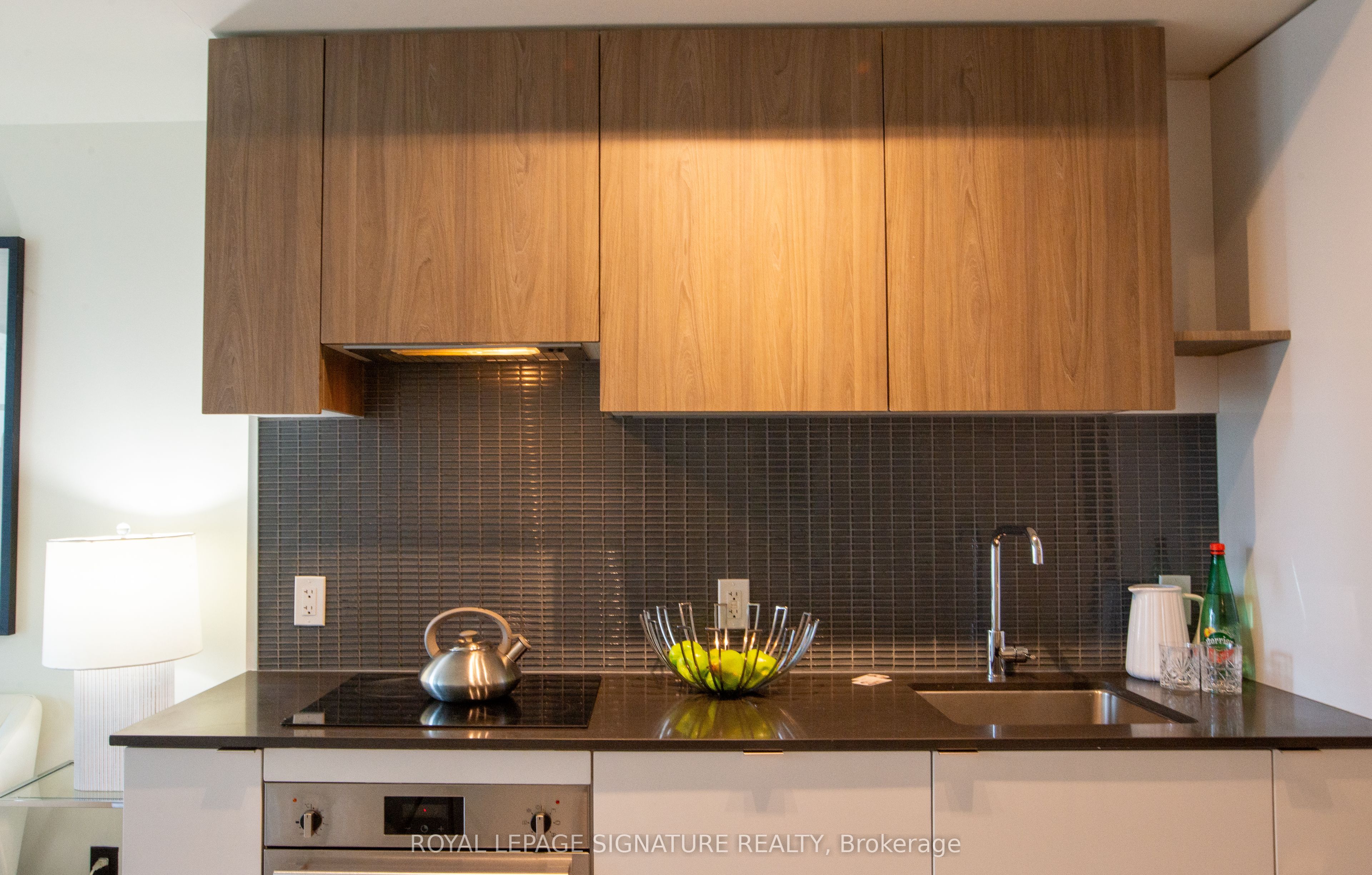 161 Roehampton Avenue 605 Property Photo 20
