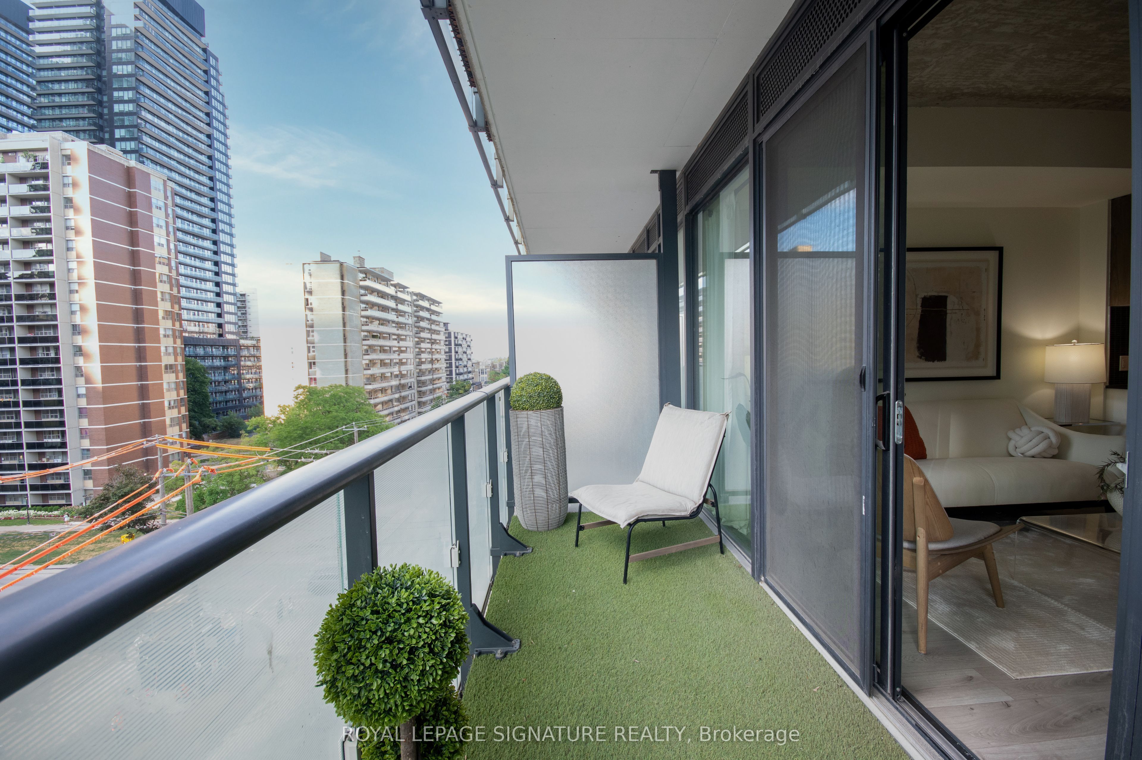 161 Roehampton Avenue 605 Property Photo 23