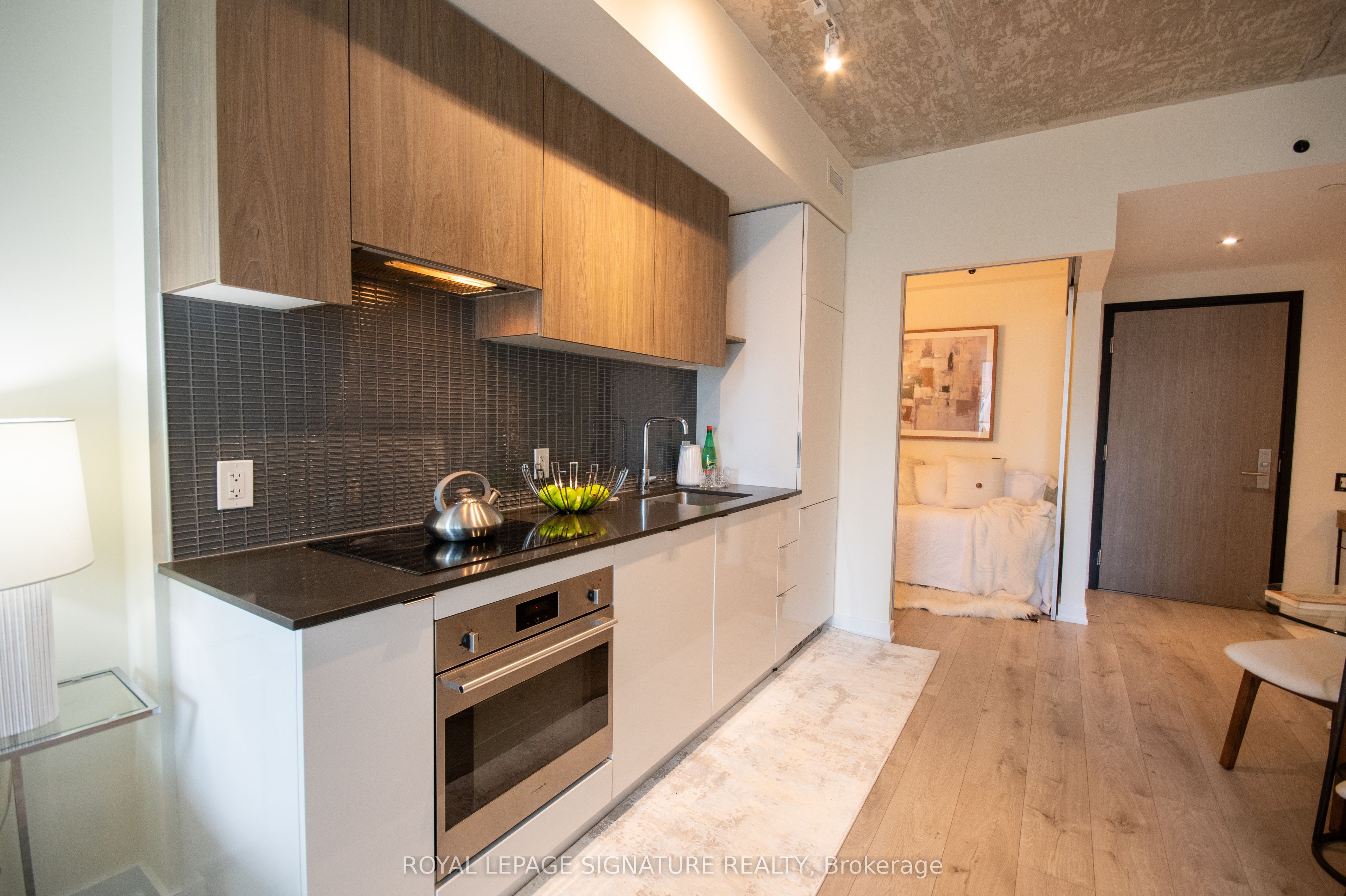 161 Roehampton Avenue 605 Property Photo 27