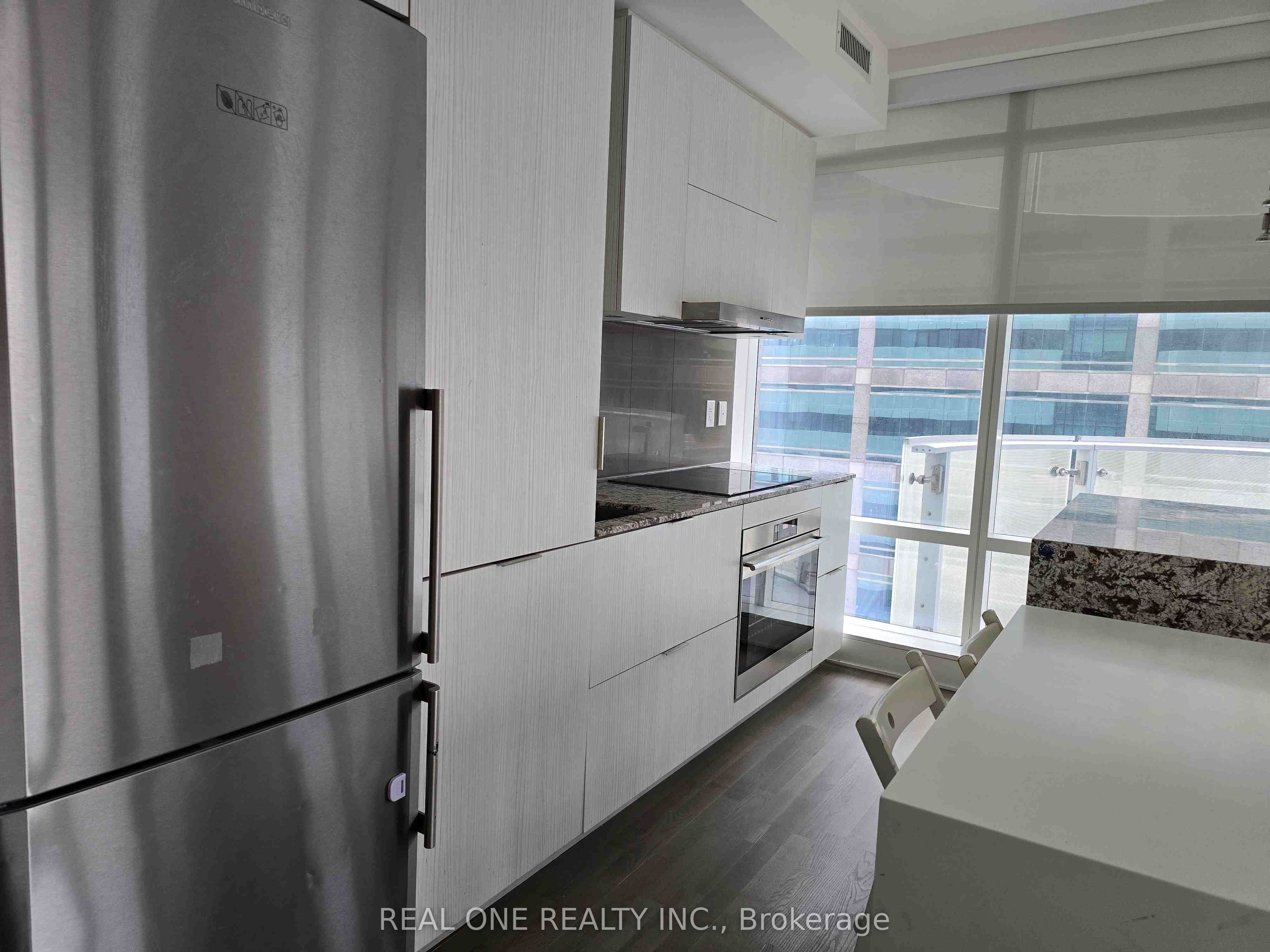 #1204 - 1 Bloor Street Property Photo 5