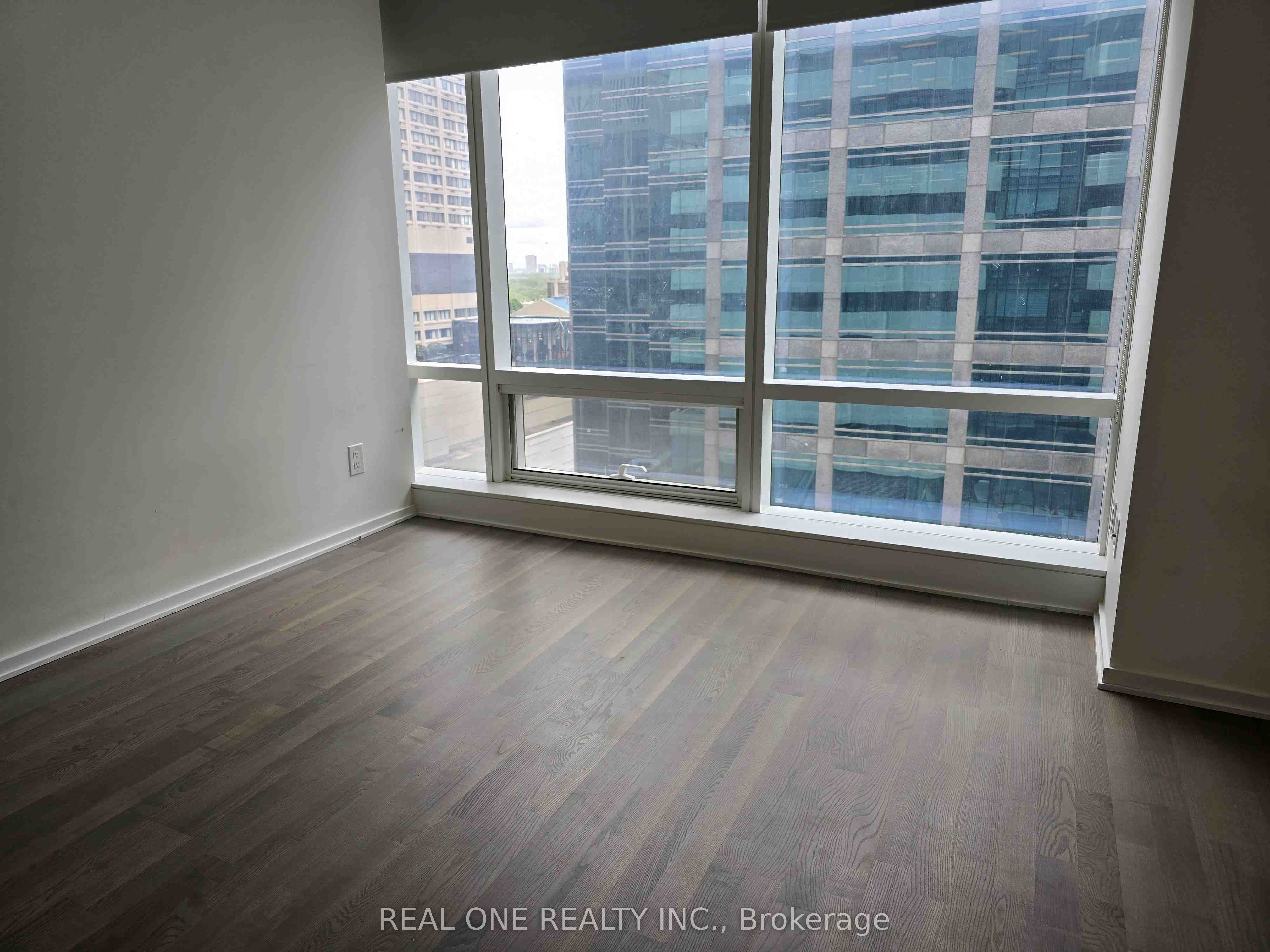 #1204 - 1 Bloor Street Property Photo 6