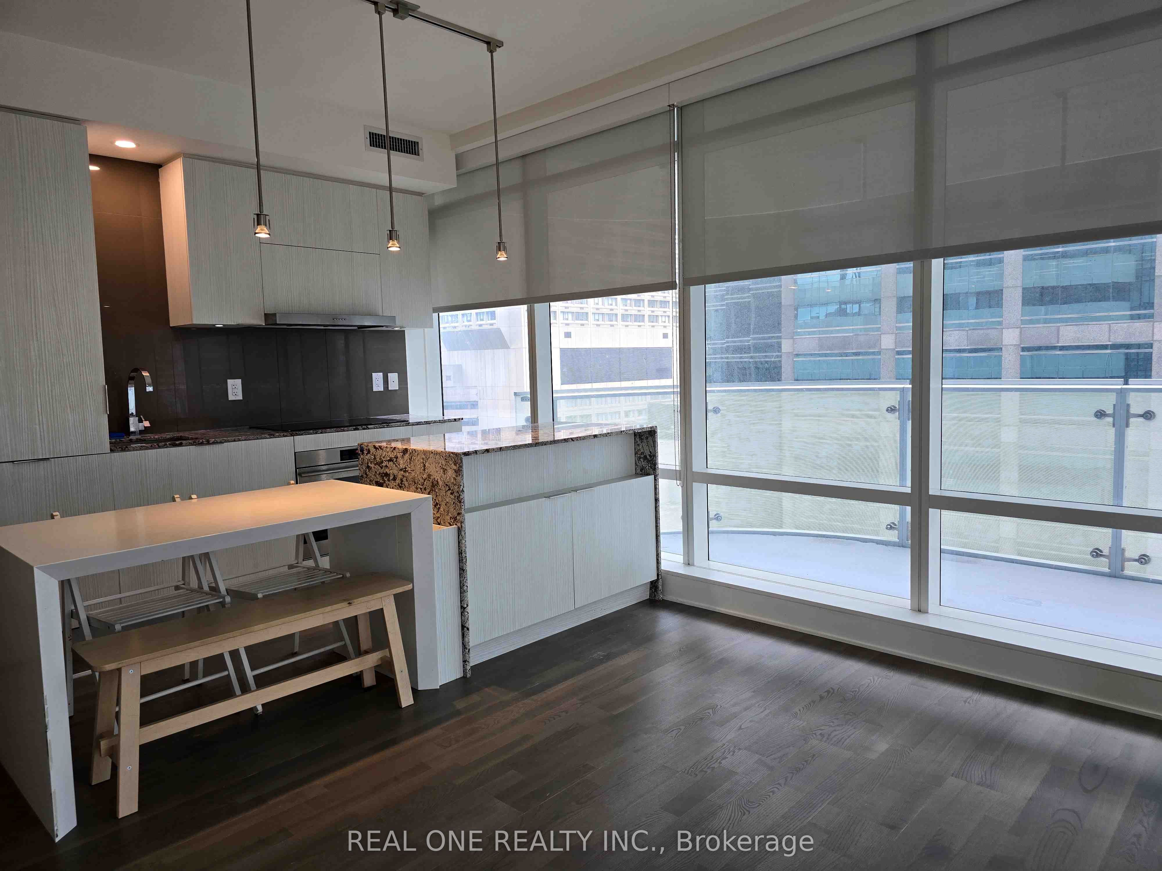 #1204 - 1 Bloor Street Property Photo 8