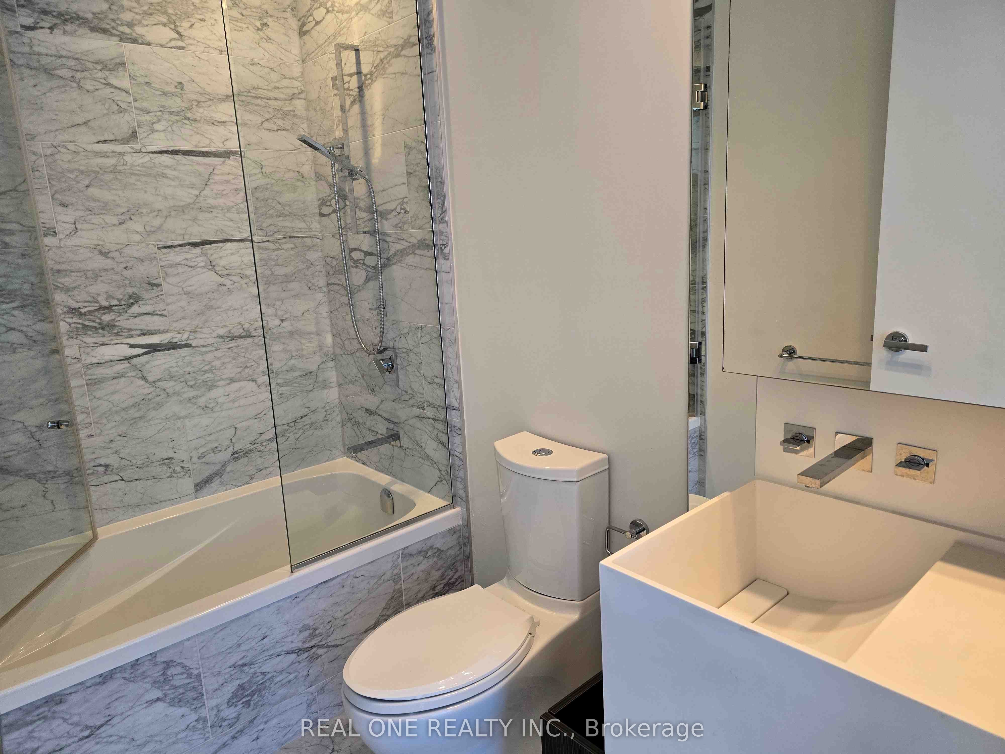 #1204 - 1 Bloor Street Property Photo 10