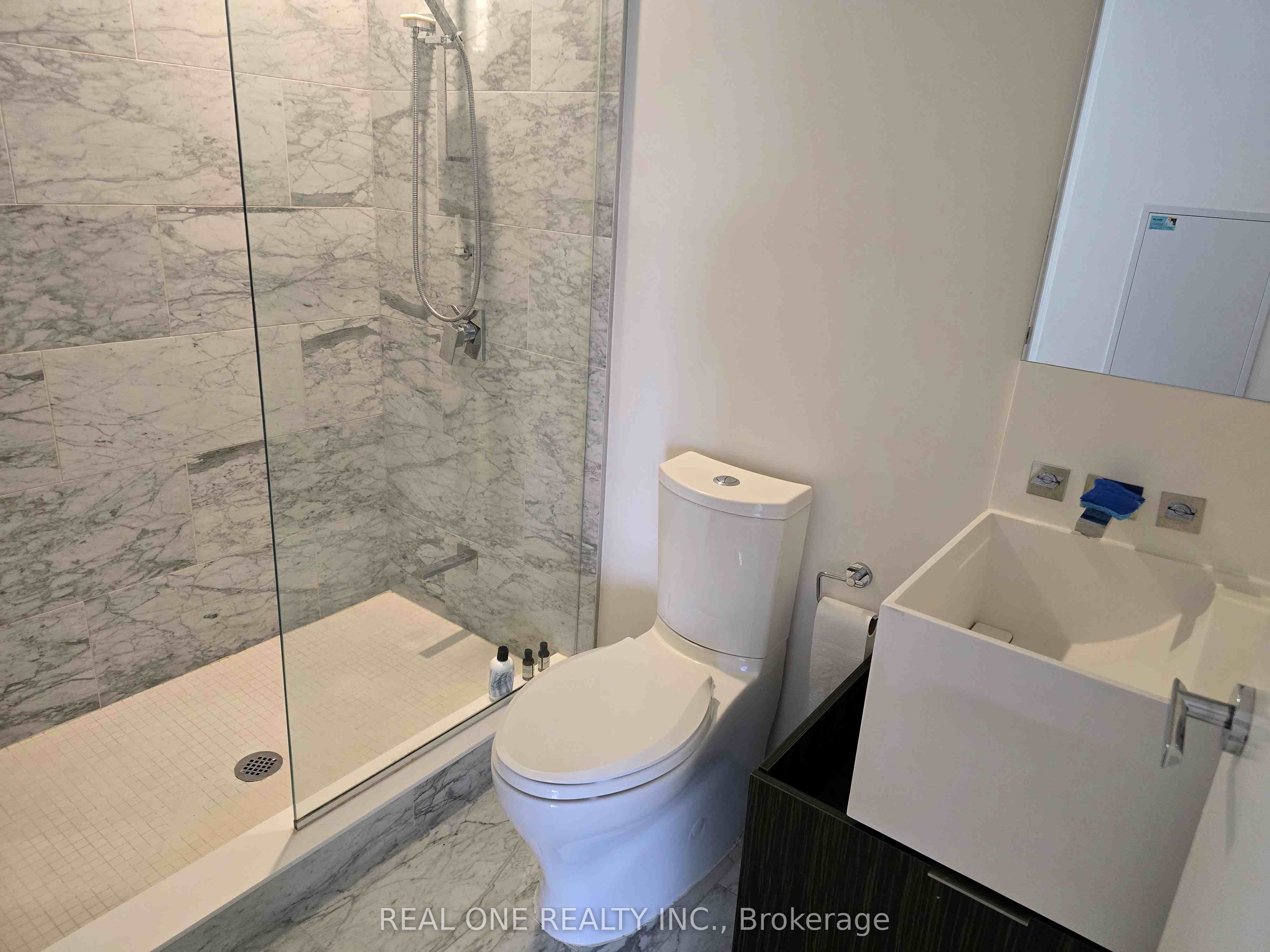 #1204 - 1 Bloor Street Property Photo 11