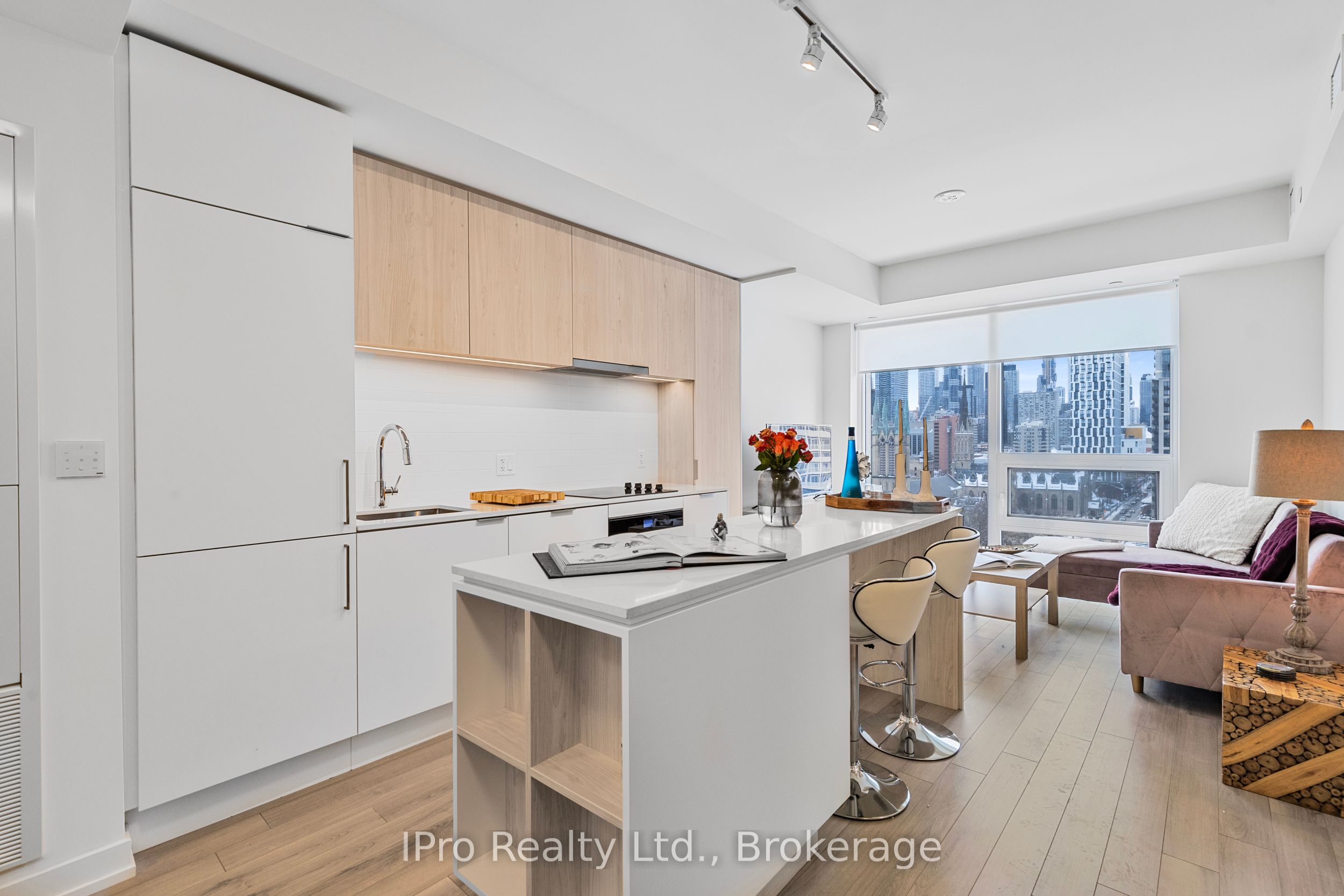 #1604 - 89 CHURCH Street Property Photo 1
