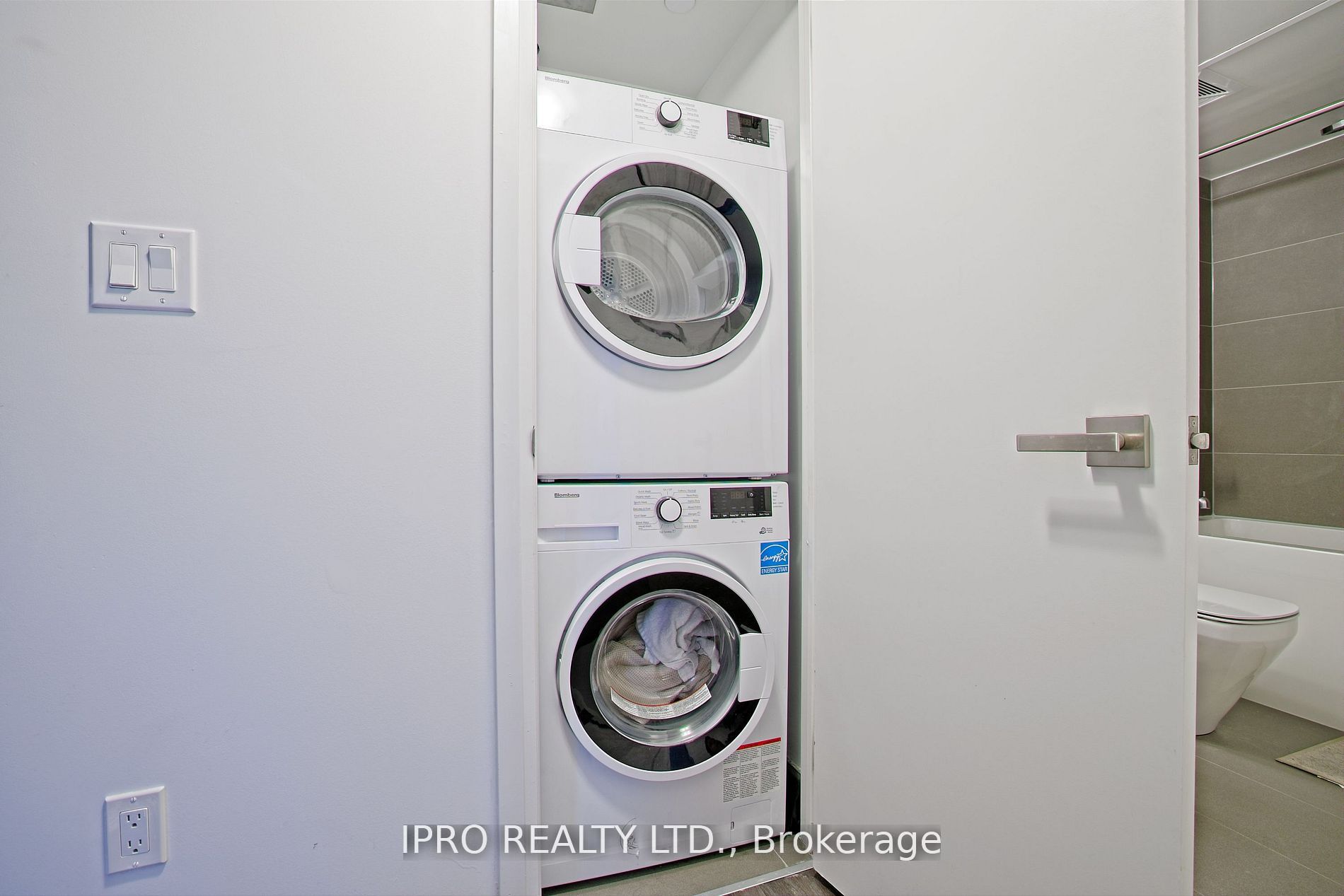 #409 - 99 Foxbar Road Property Photo 31