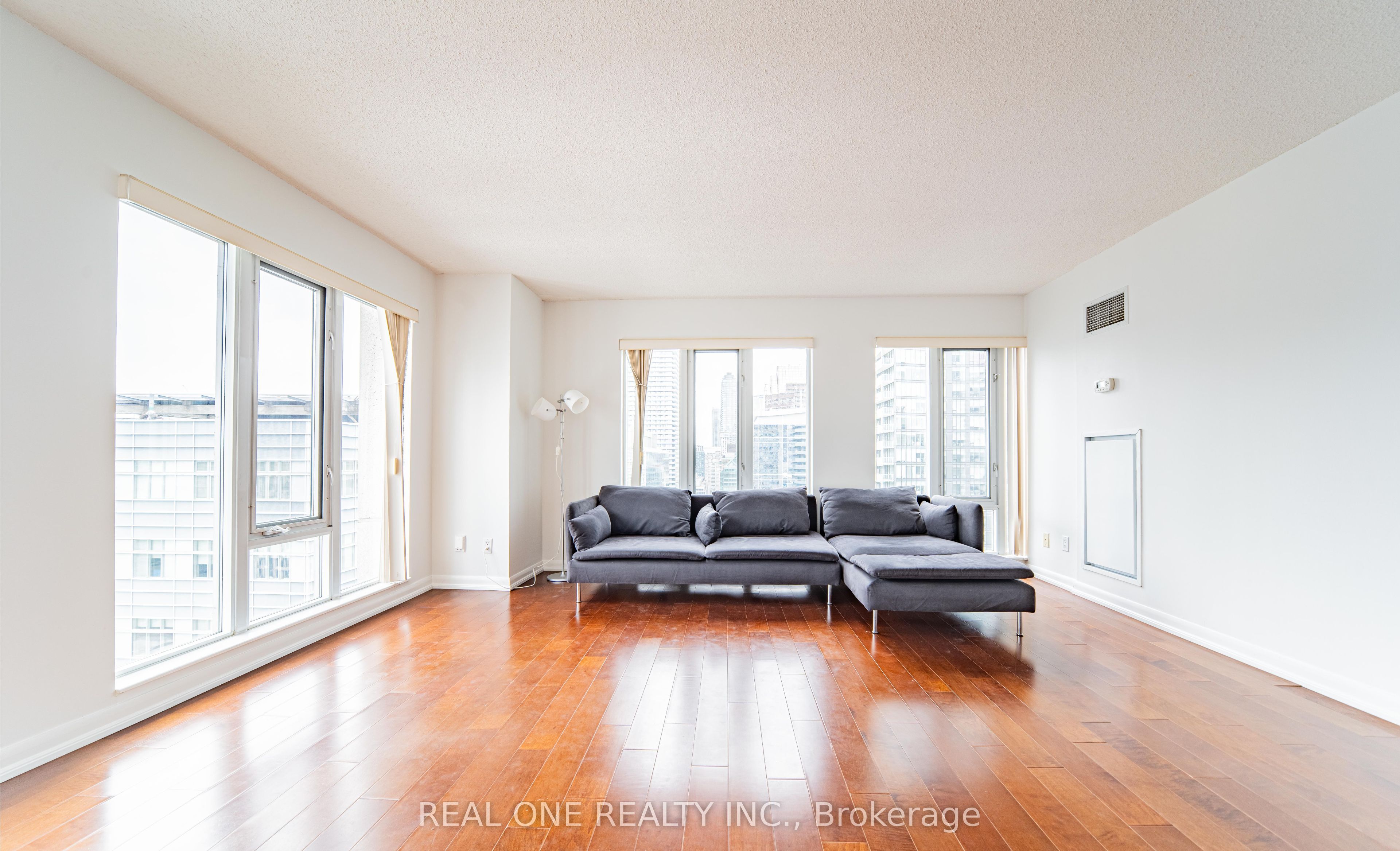 210 Victoria Street 2404 Property Photo 1
