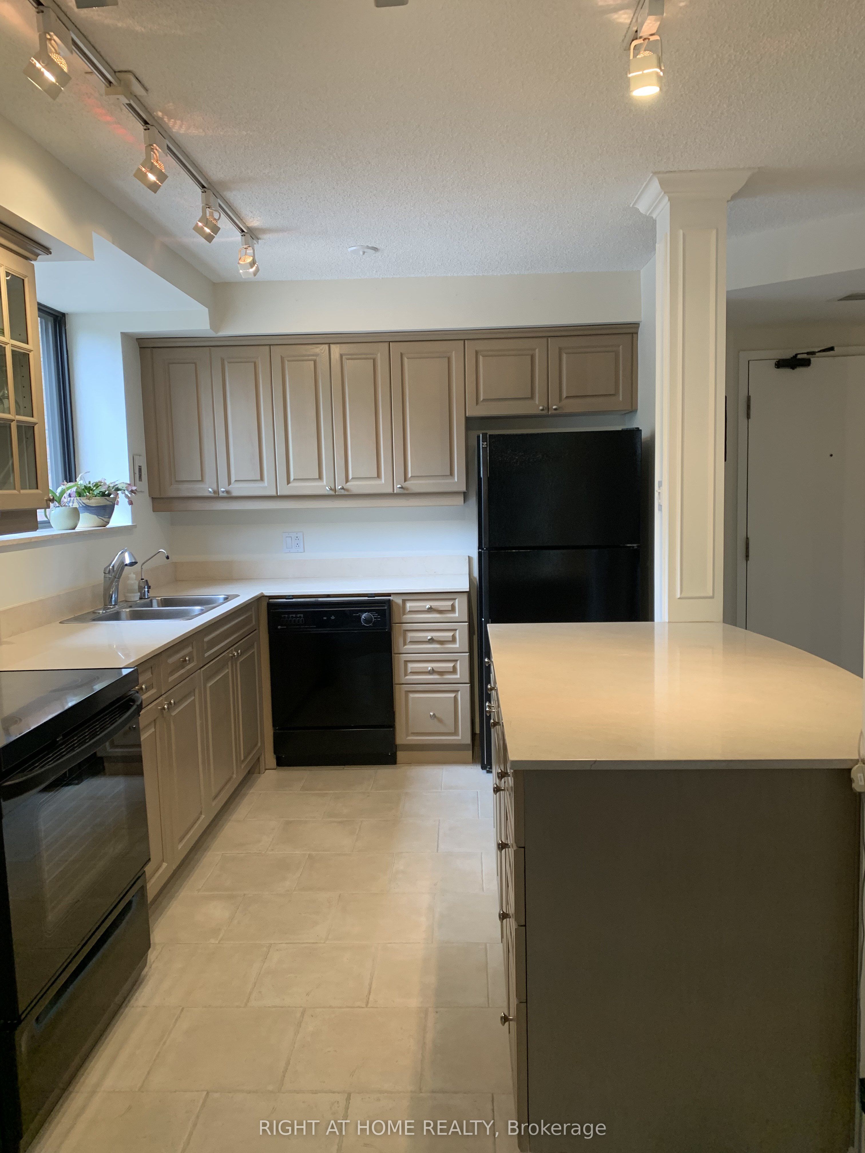 #318 - 40 Sylvan Valley Way Property Photo 12