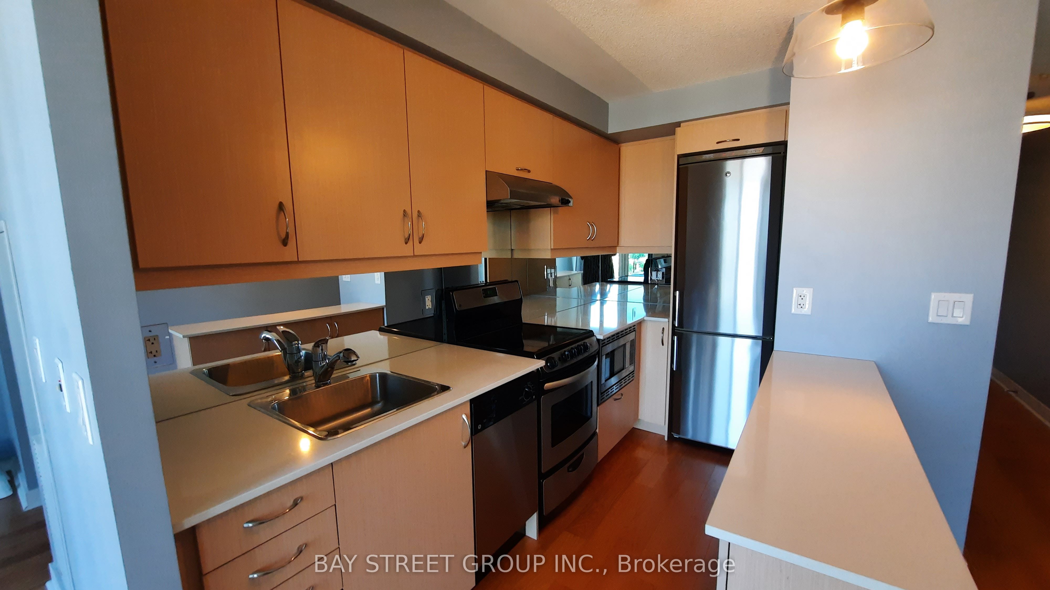 #1202 - 320 Richmond Street Property Photo 4