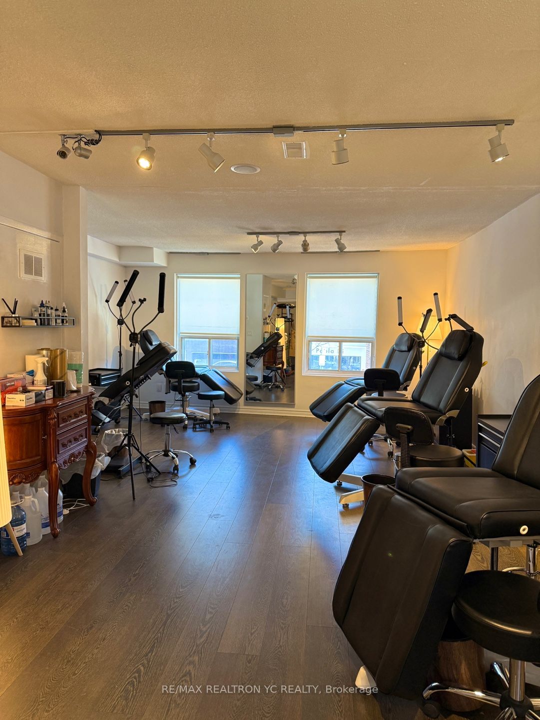 3334 A Yonge Street Property Photo 5