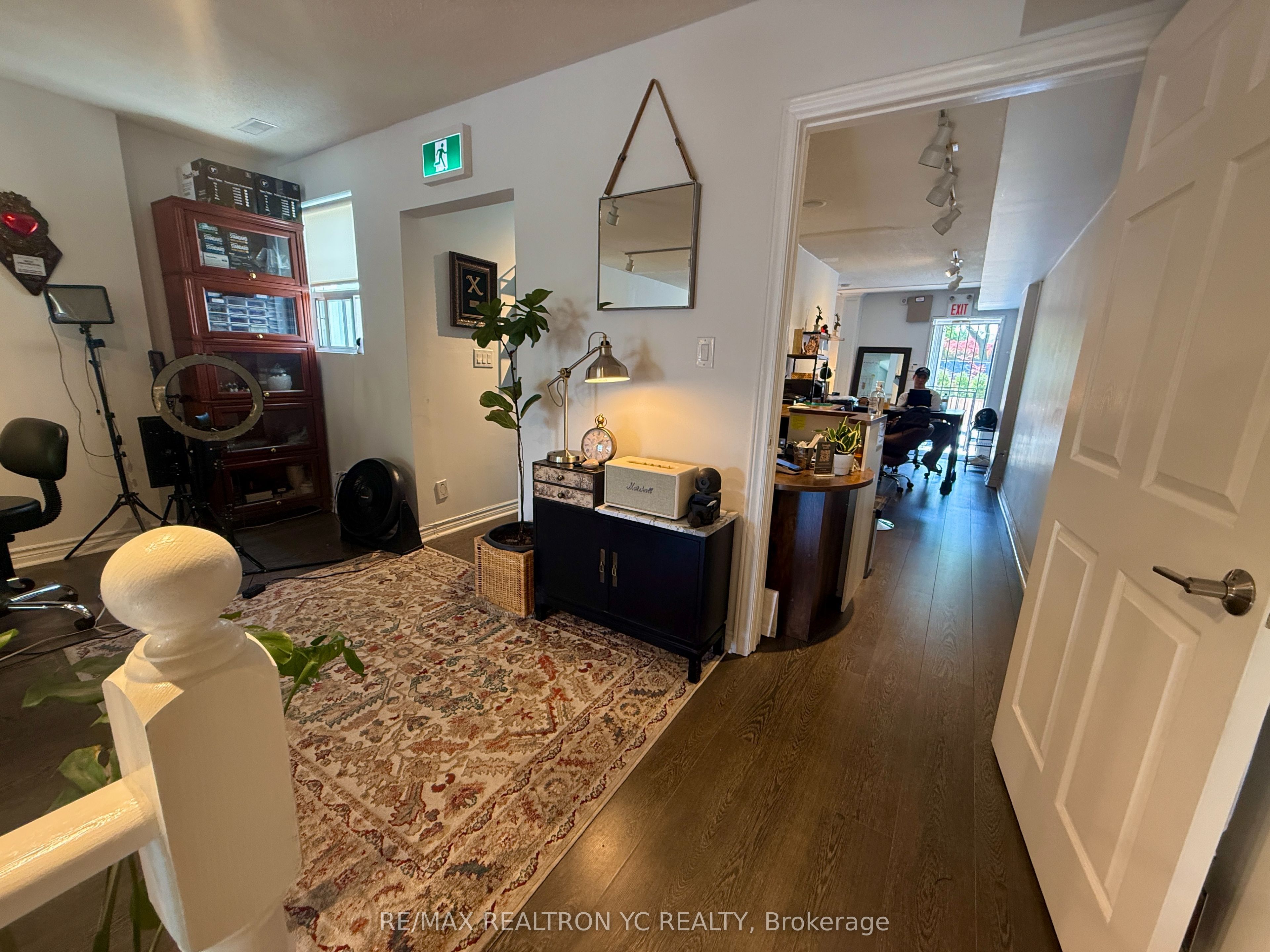 3334 A Yonge Street Property Photo 6
