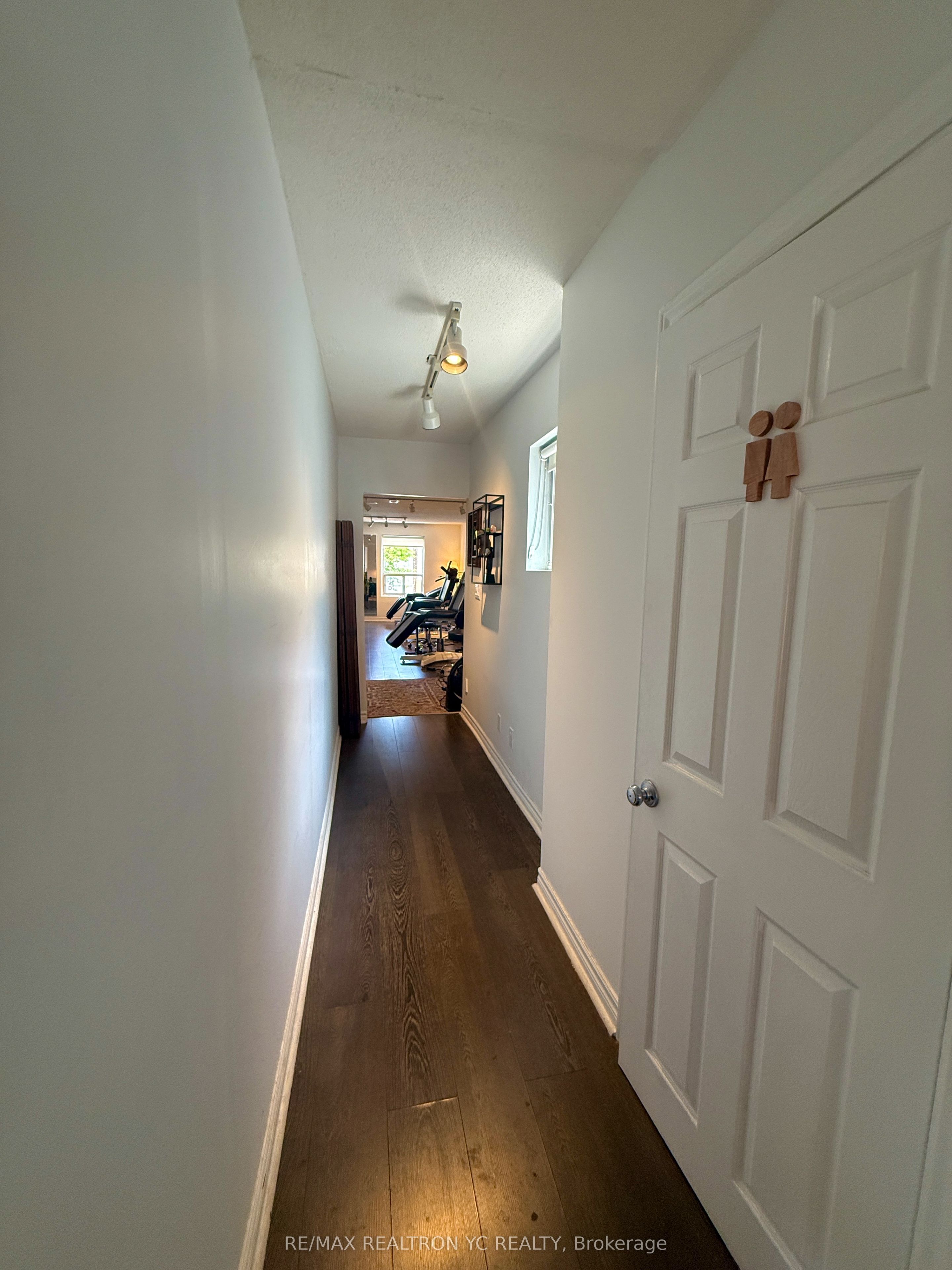 3334 A Yonge Street Property Photo 8