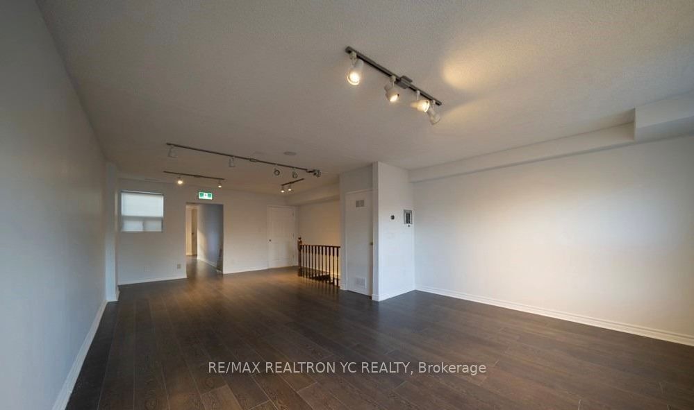 3334 A Yonge Street Property Photo 12