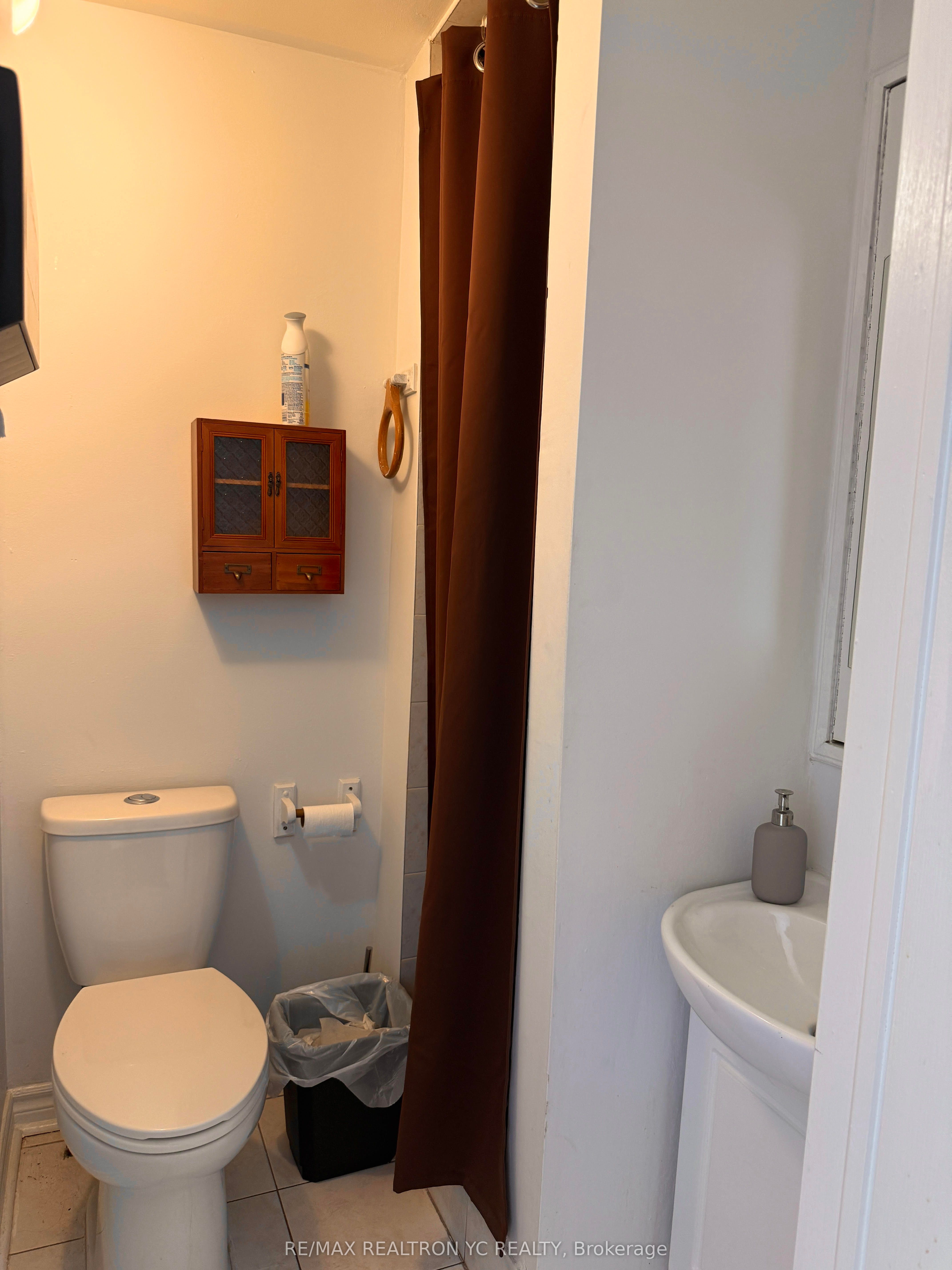 3334 A Yonge Street Property Photo 18