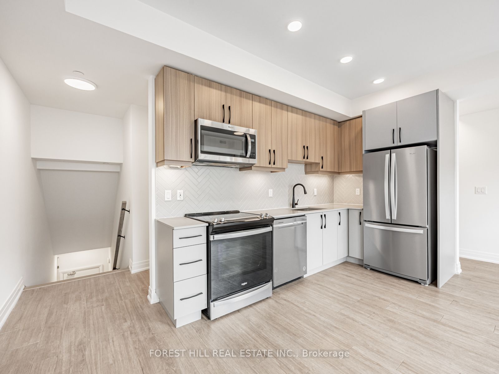 #7 - 15 Brenthall Avenue Property Photo 3