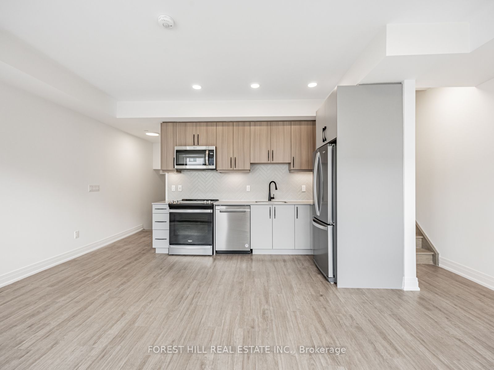 #7 - 15 Brenthall Avenue Property Photo 7