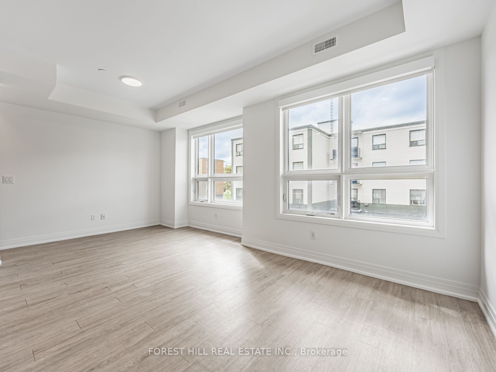 #7 - 15 Brenthall Avenue Property Photo 10