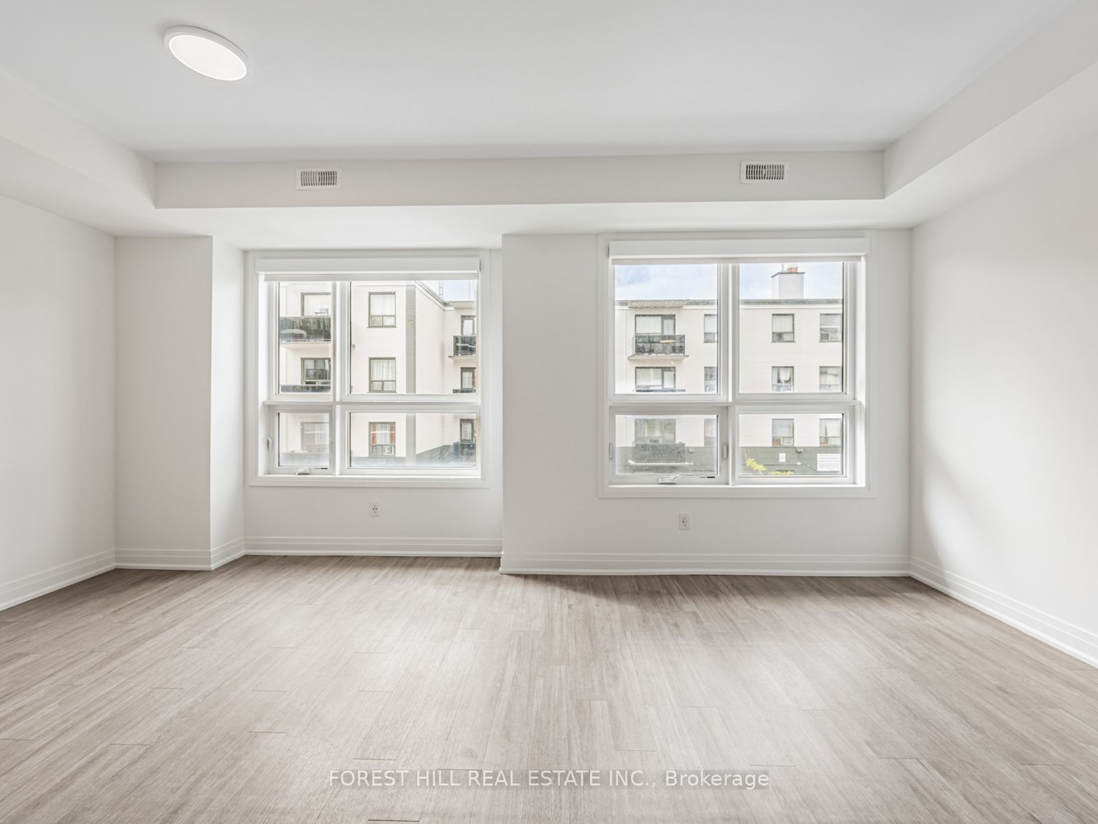 #7 - 15 Brenthall Avenue Property Photo 11
