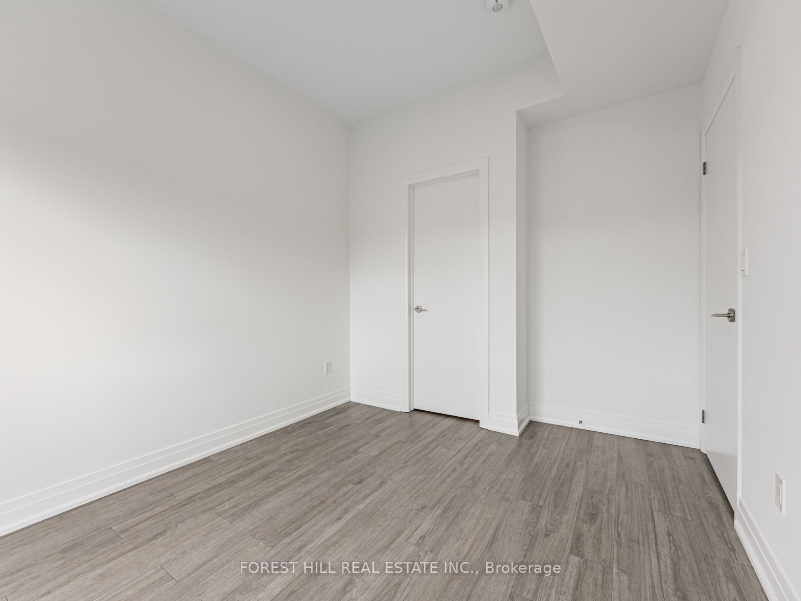 #7 - 15 Brenthall Avenue Property Photo 15