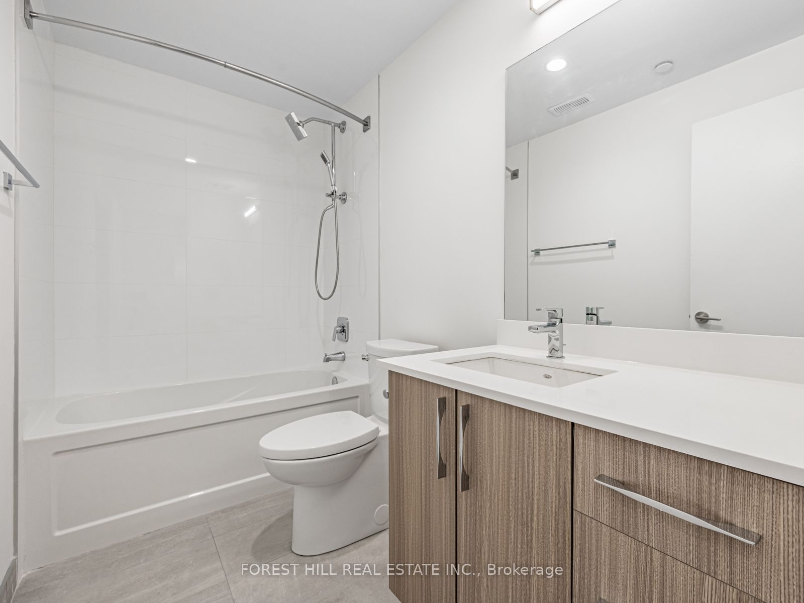 #7 - 15 Brenthall Avenue Property Photo 17