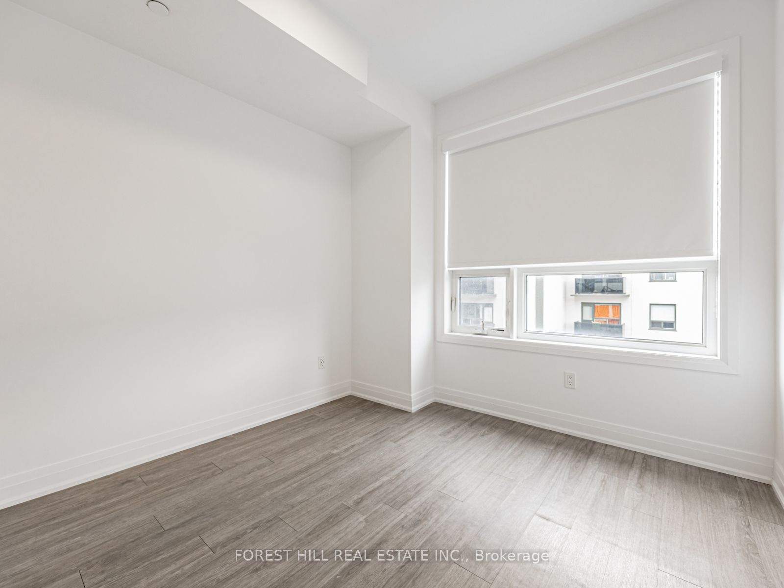 #7 - 15 Brenthall Avenue Property Photo 18