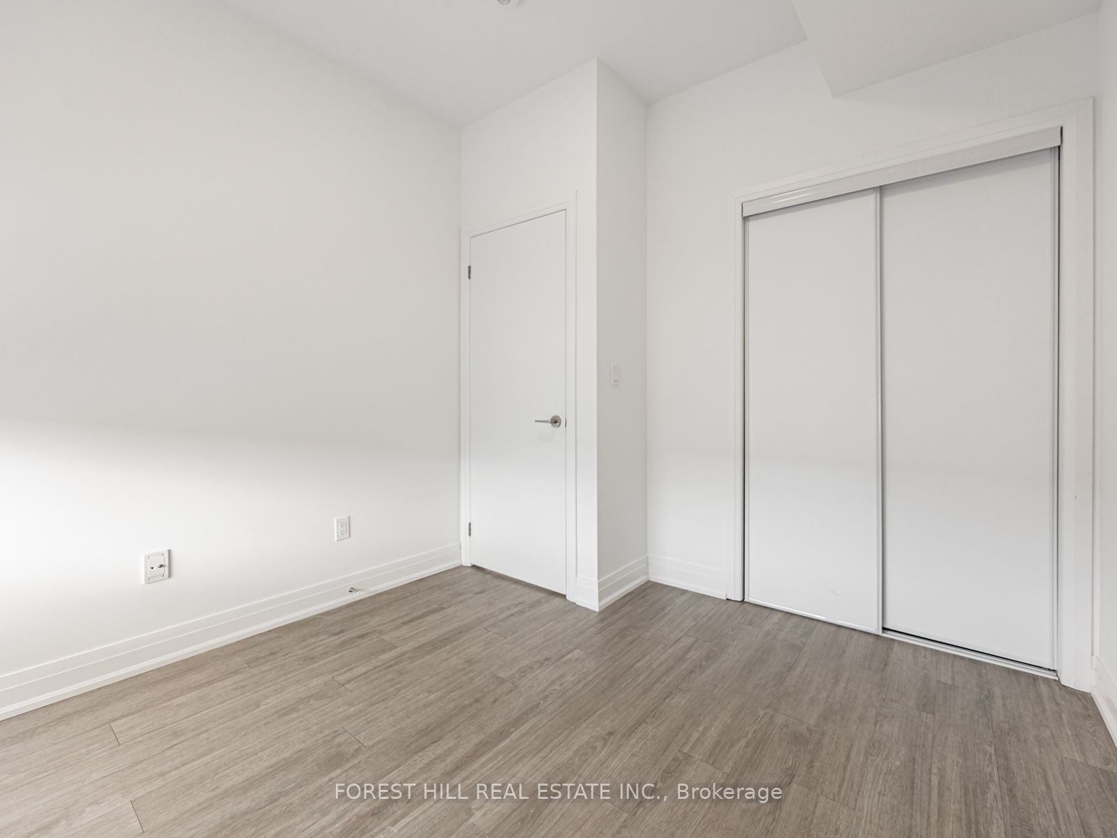 #7 - 15 Brenthall Avenue Property Photo 19
