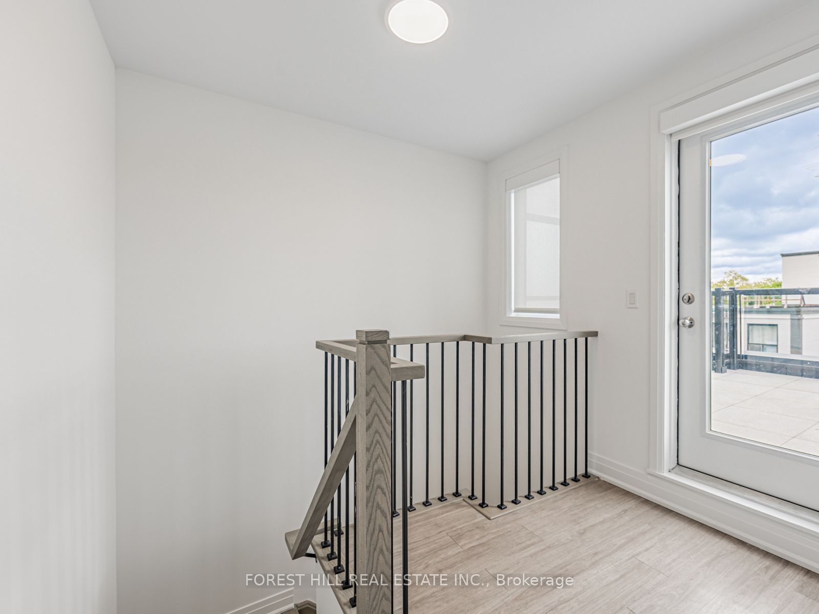 #7 - 15 Brenthall Avenue Property Photo 22