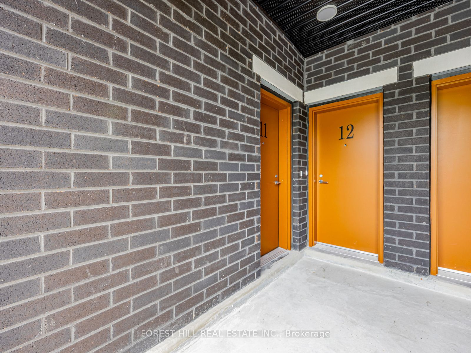 #12 - 15 Brenthall Avenue Property Photo 2