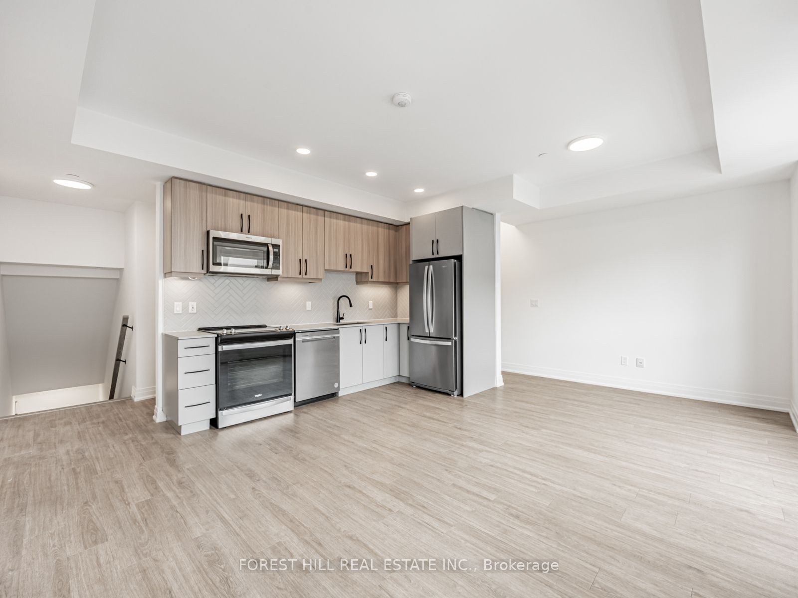 #12 - 15 Brenthall Avenue Property Photo 5