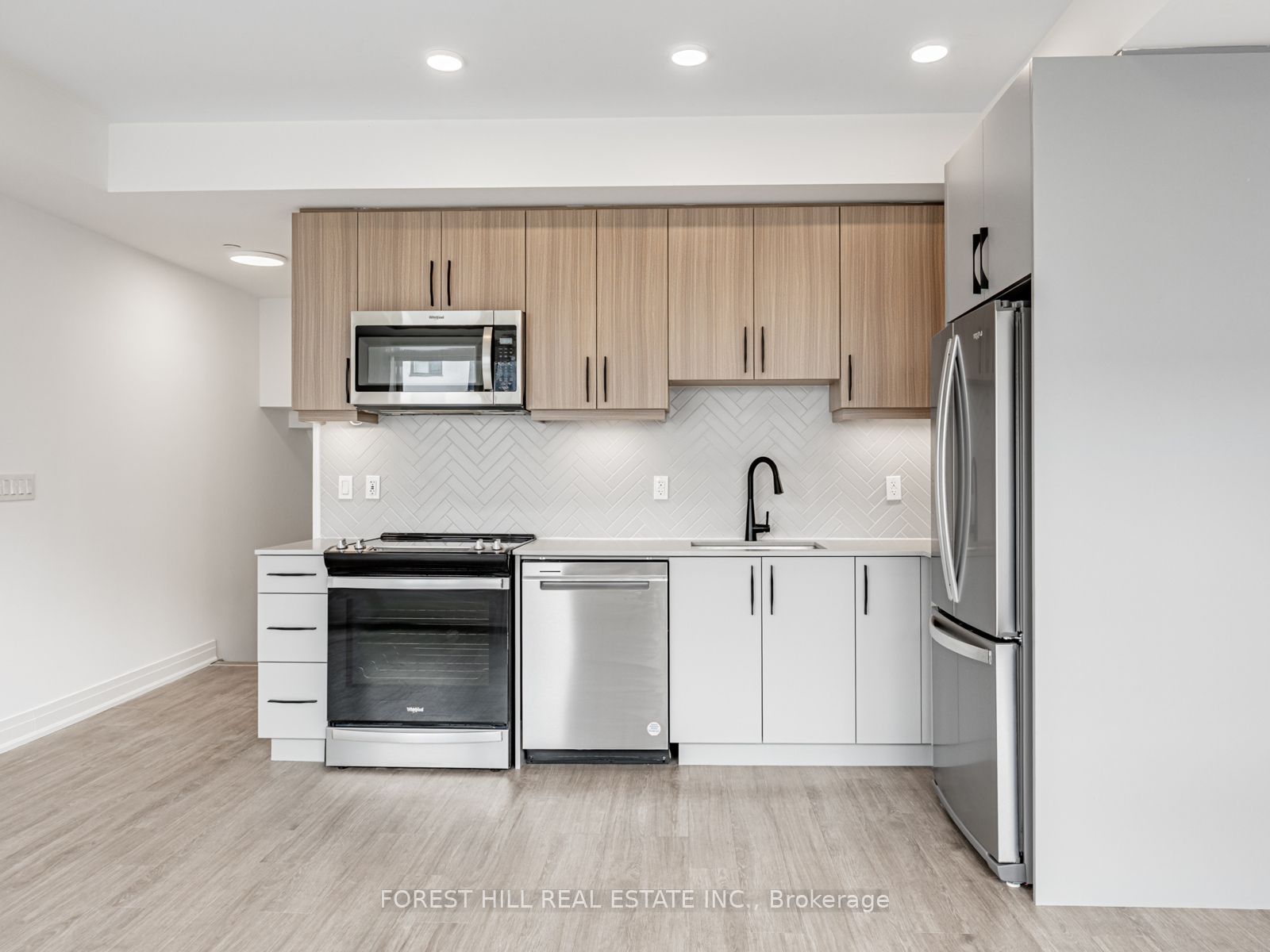 #12 - 15 Brenthall Avenue Property Photo 6