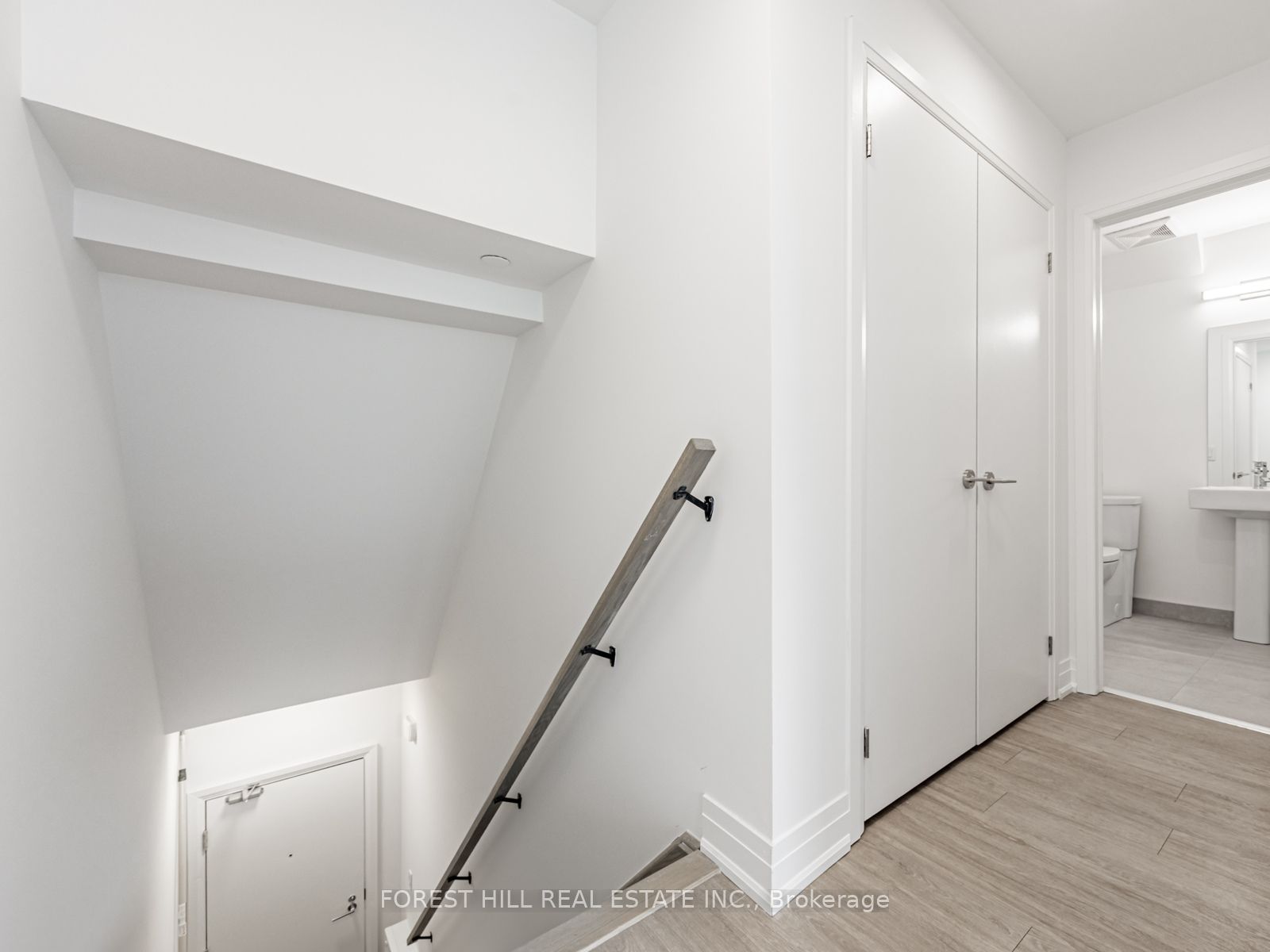#12 - 15 Brenthall Avenue Property Photo 13