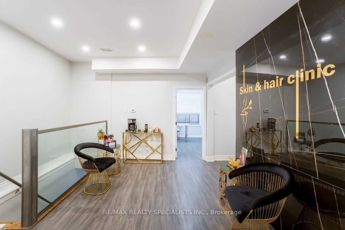 3421 Yonge Street Property Photo 11