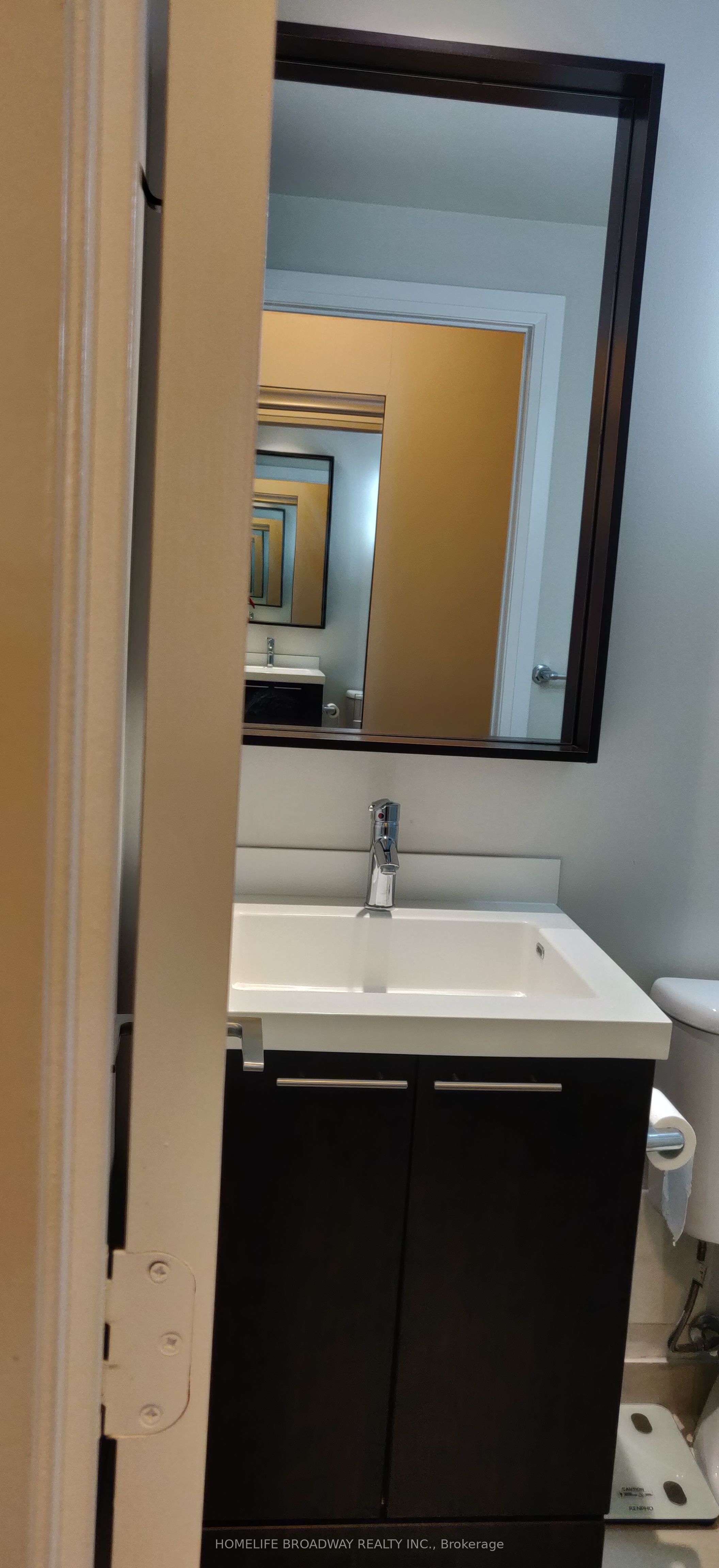 100 Harrison Garden Boulevard 715 Property Photo 3